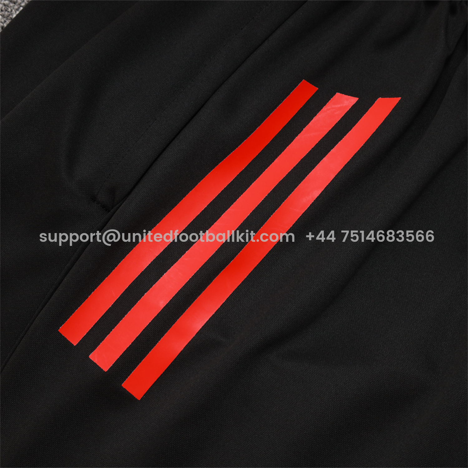 Unitedfootballkit.com | Liver.pool 25-26 Vest Training Set - Black Vest & Black Shorts -Customize Name, Number and Patch | Worldwide Shipping