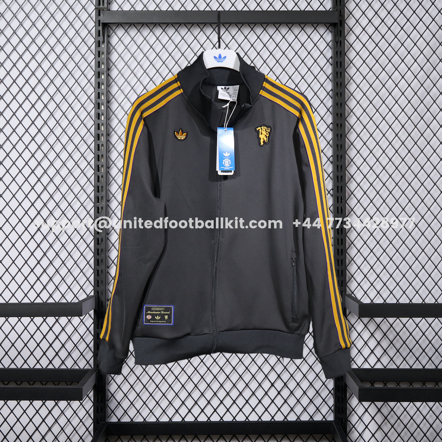 Unitedfootballkit.com | Manchester United 25-26 Pure Color Training Set - Black Top and Black Pants -Customize Name, Number and Patch | Worldwide Shipping