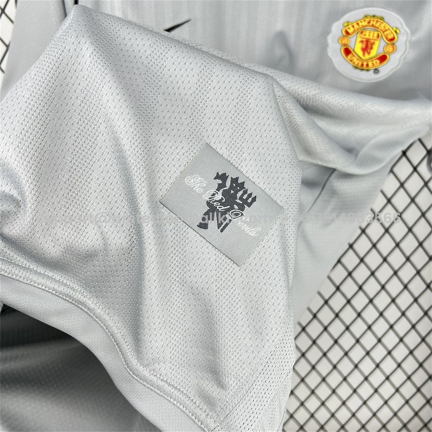 Unitedfootballkit.com | Retro Manchester United 2007-08 Grey Goalkeeper Jersey -Customize Name, Number and Patch | Worldwide Shipping
