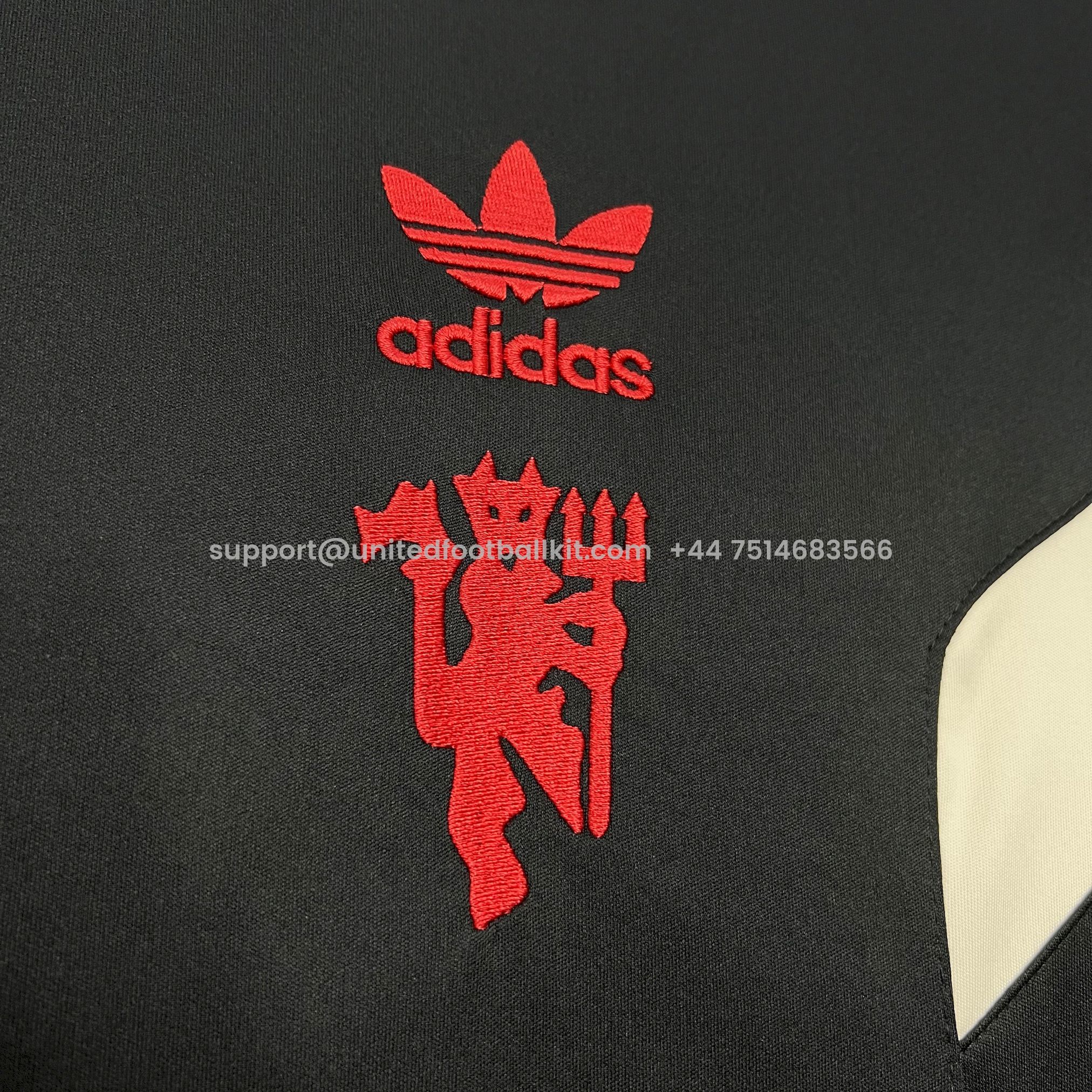 Unitedfootballkit.com | Manchester United 24-25 Retro Originals Black T-Shirt -Customize Name, Number and Patch | Worldwide Shipping