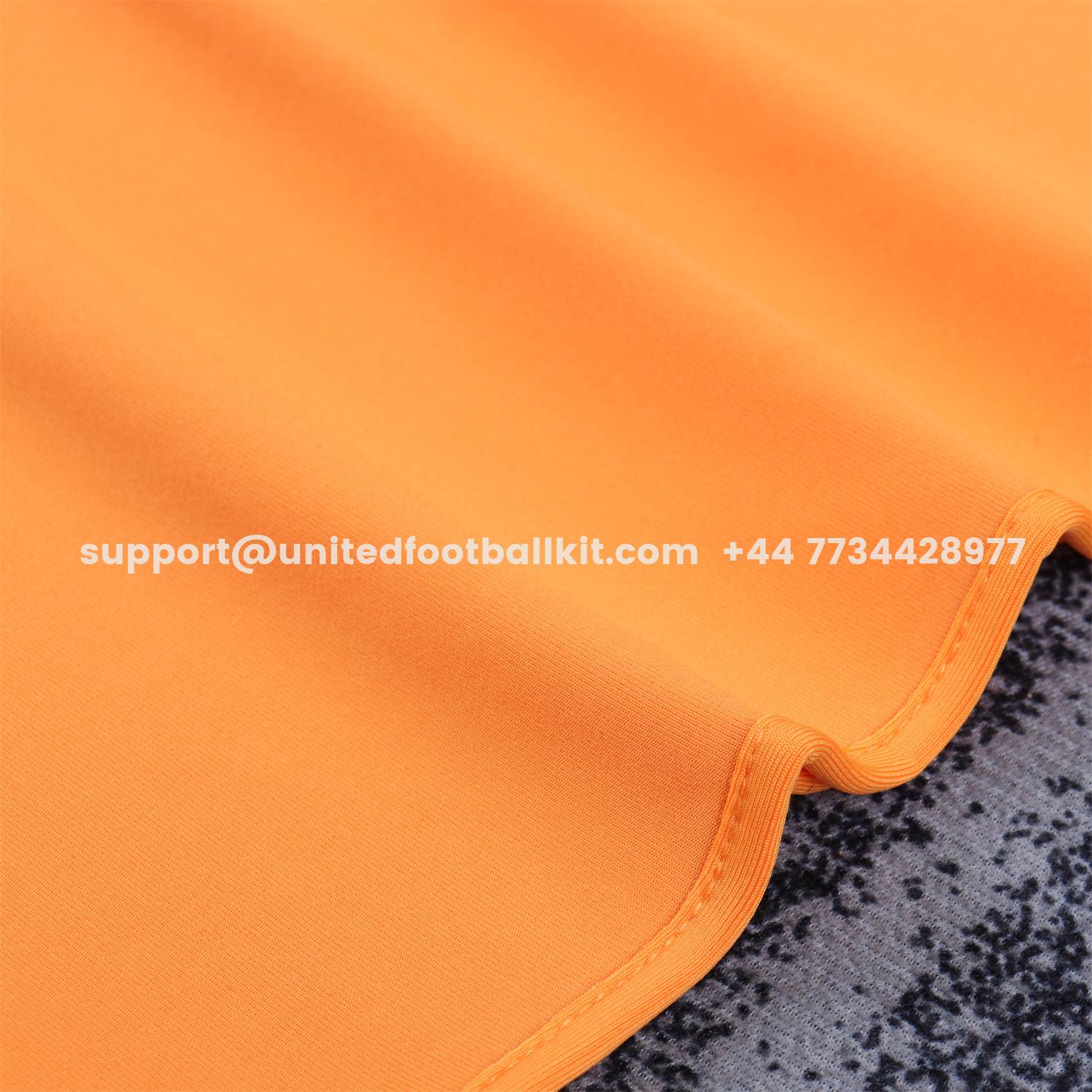 Unitedfootballkit.com | Retro Roma 2005-06 Home Kids Kit -Customize Name, Number and Patch | Worldwide Shipping