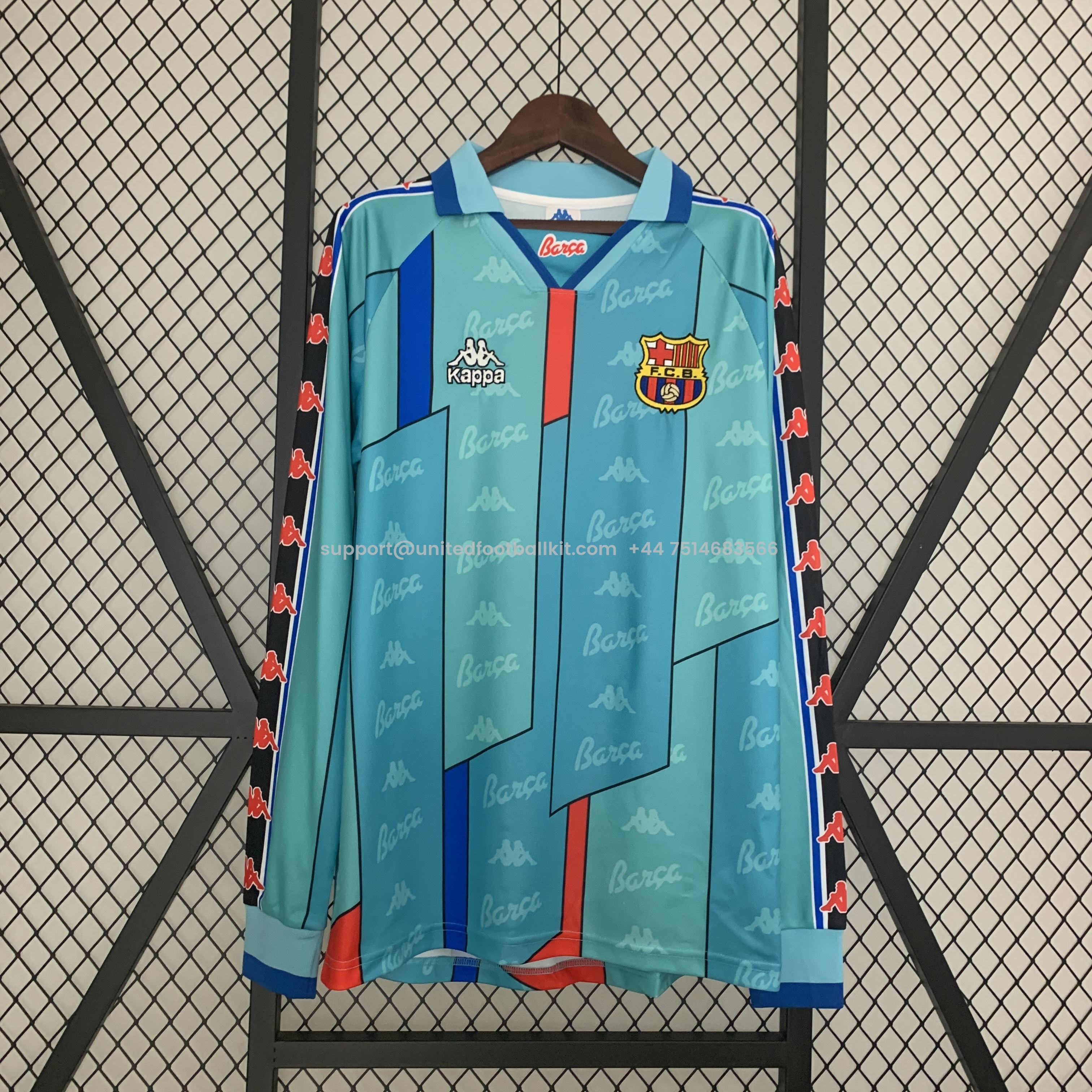 Unitedfootballkit.com | Retro Barcelona 96-97 Away Stadium Long Sleeve Jersey -Customize Name, Number and Patch | Worldwide Shipping