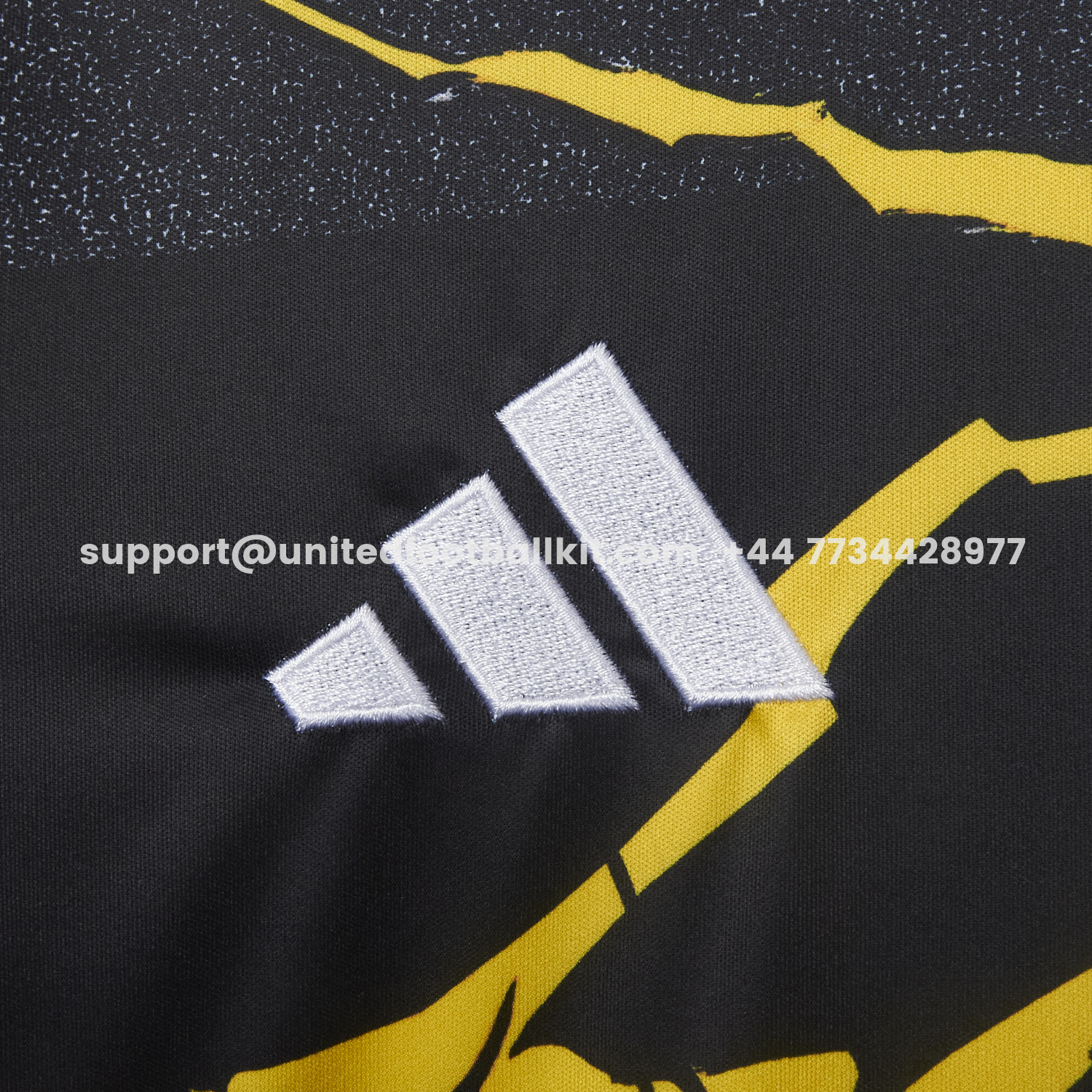 Unitedfootballkit.com | Real Madrid 25-26 Comics Special Jersey - Fans Version -Customize Name, Number and Patch | Worldwide Shipping