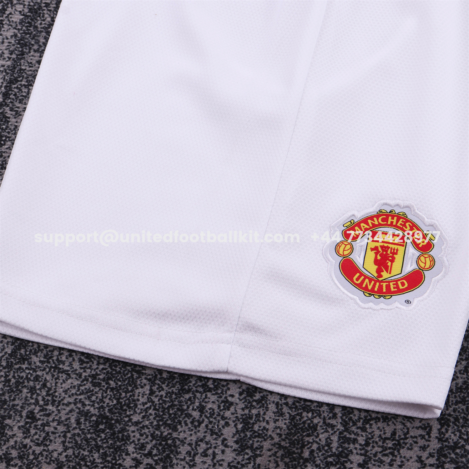 Unitedfootballkit.com | Retro Manchester United 2013-14 Home Kids Kit -Customize Name, Number and Patch | Worldwide Shipping