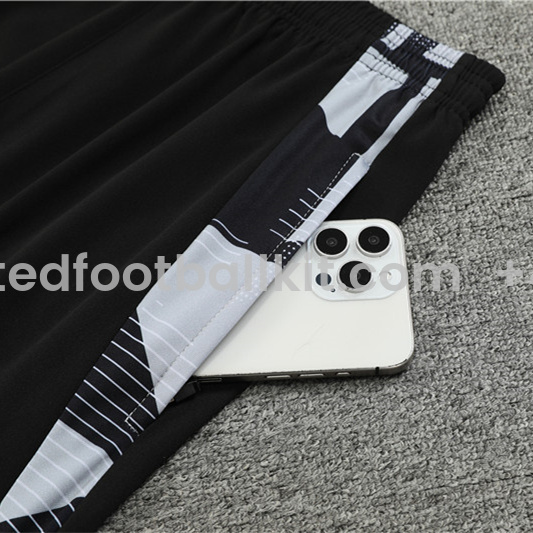 Unitedfootballkit.com | Manchester United 24-25 Kids Long Sleeve Training Set - Black -Customize Name, Number and Patch | Worldwide Shipping