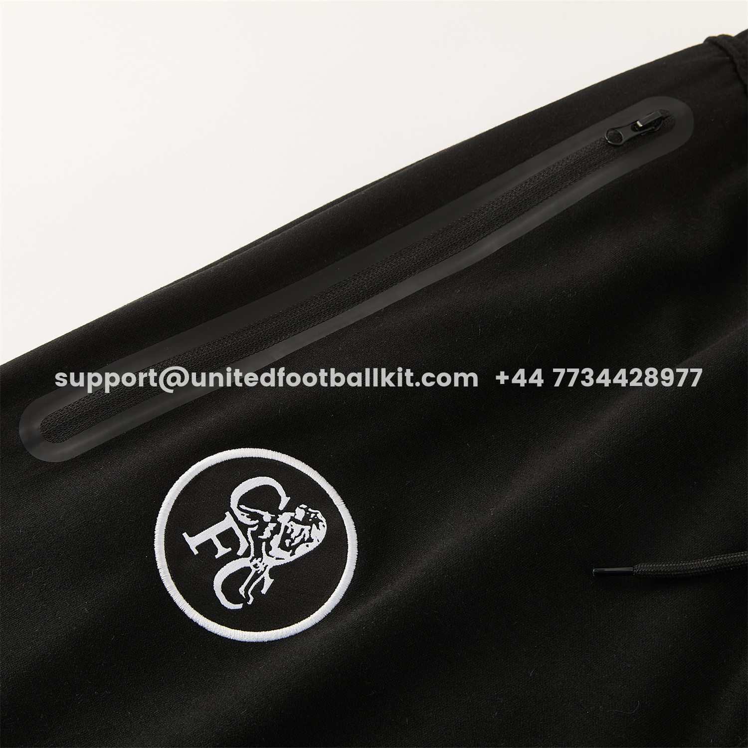 Unitedfootballkit.com | C.H.E.L.S.E.A 2026 Hooded Windbreaker Training Set - Black Top & Pants -Customize Name, Number and Patch | Worldwide Shipping