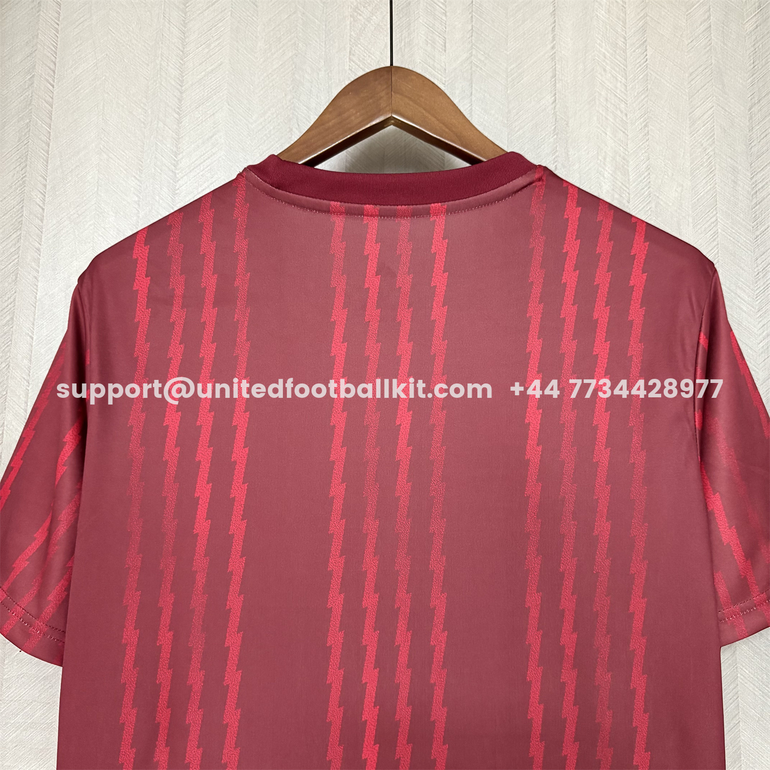 Unitedfootballkit.com | Arsenal 26-27 Red Lines Training Jersey - Fans Version -Customize Name, Number and Patch | Worldwide Shipping