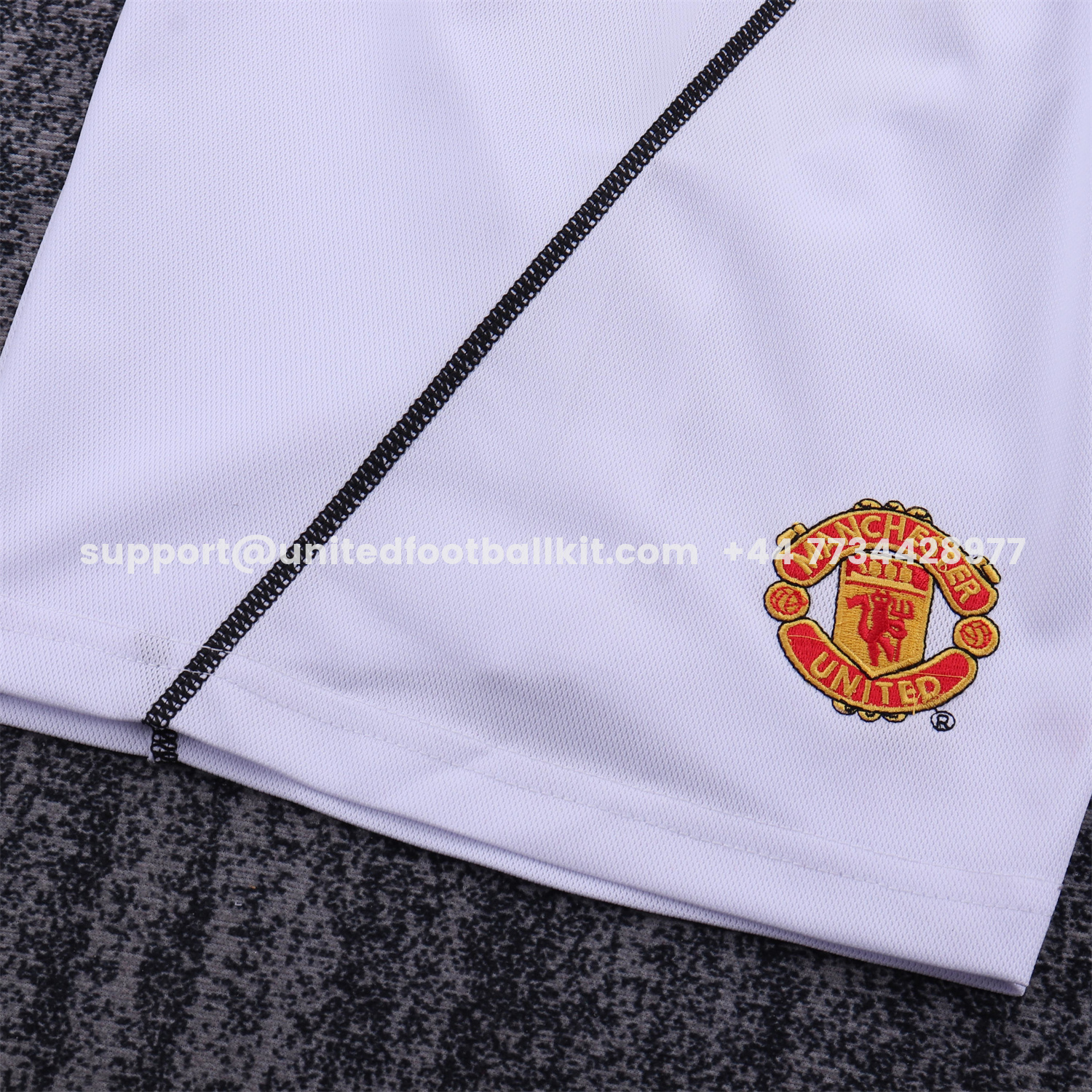 Unitedfootballkit.com | Retro Manchester United 2000-02 Home Kids Kit -Customize Name, Number and Patch | Worldwide Shipping