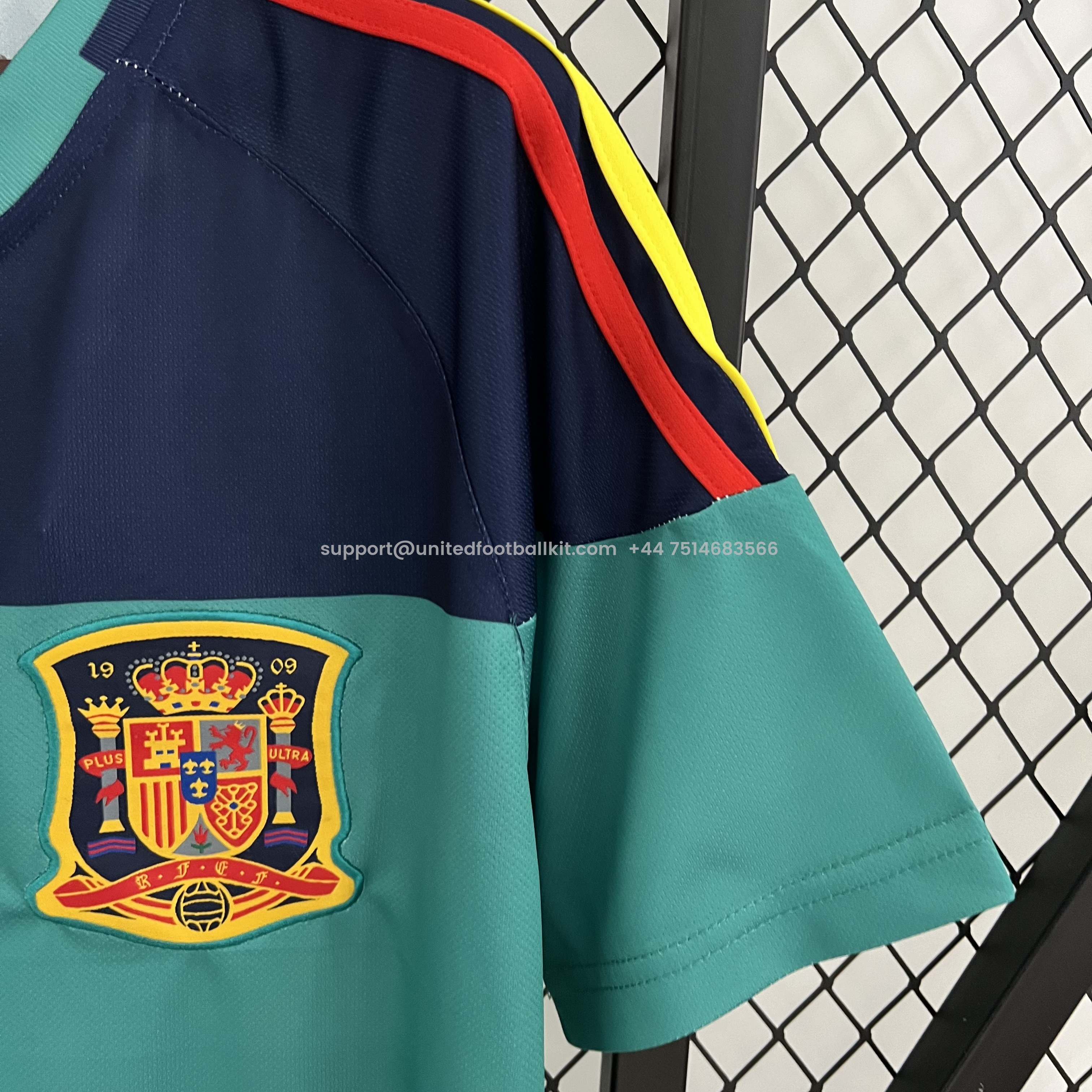 Unitedfootballkit.com | Retro Spain 2010 Green Goalkeeper Jersey -Customize Name, Number and Patch | Worldwide Shipping