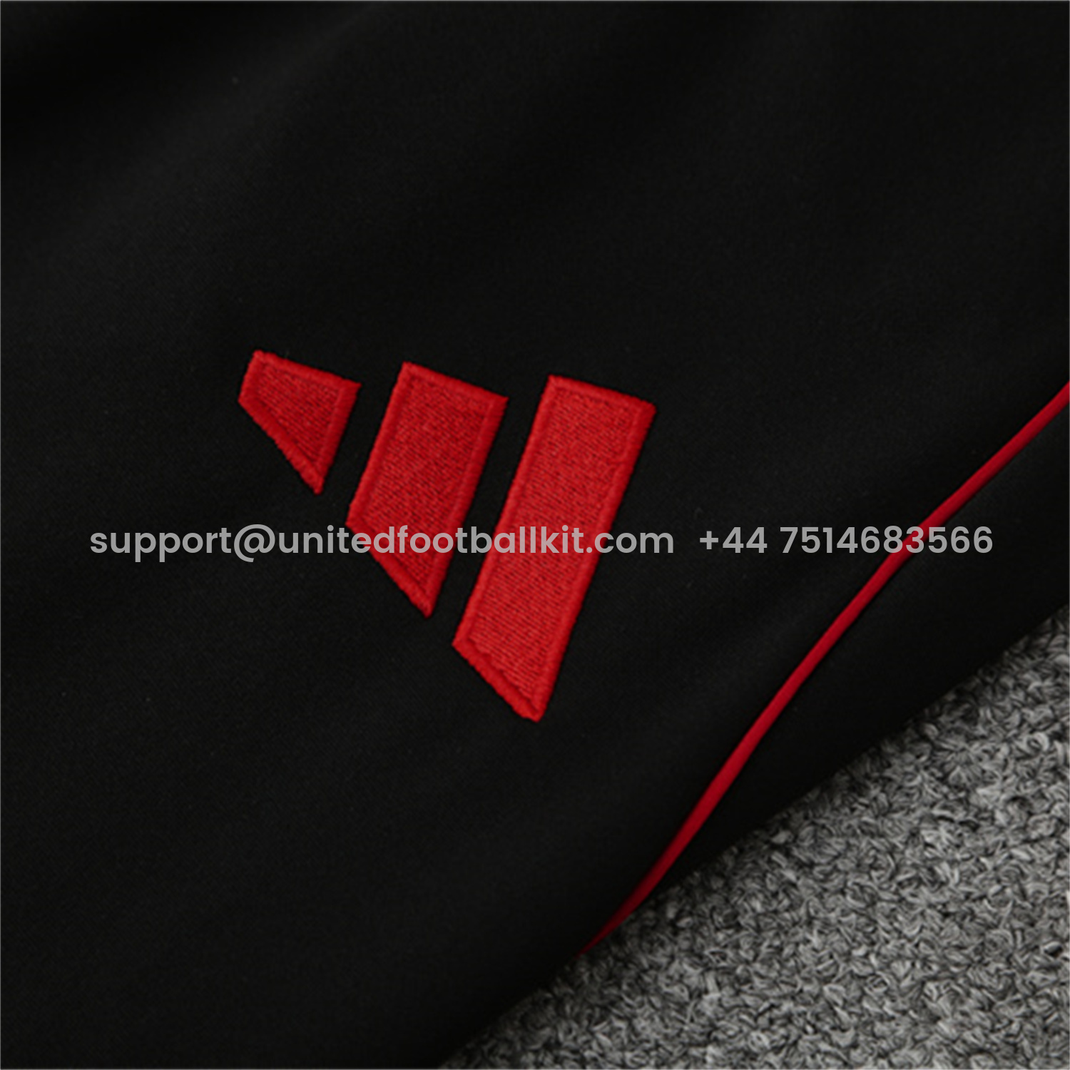 Unitedfootballkit.com | Manchester United 25-26 Kid Long Sleeves Training Set - White Top & Black Pants -Customize Name, Number and Patch | Worldwide Shipping