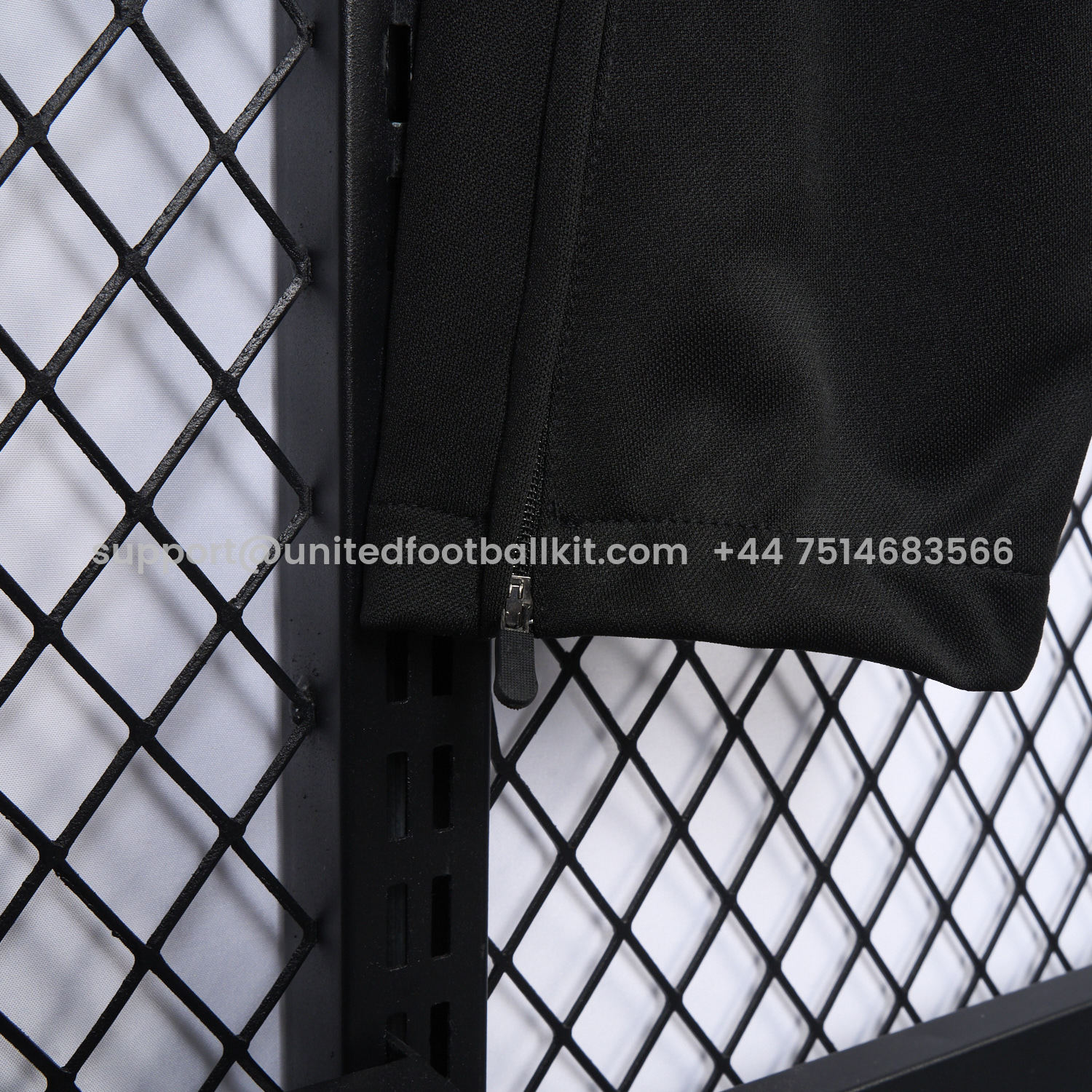 Unitedfootballkit.com | Real Madrid 24-25 Black Training Pants - Player Version -Customize Name, Number and Patch | Worldwide Shipping