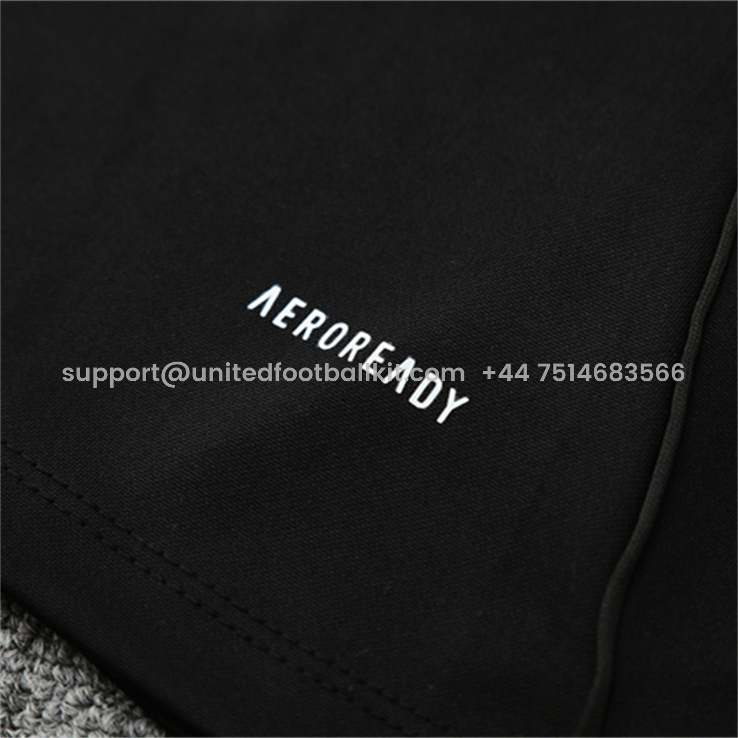 Unitedfootballkit.com | Liver.pool 25-26 Kids Long Sleeve Training Set - Black Top & Black Pants -Customize Name, Number and Patch | Worldwide Shipping