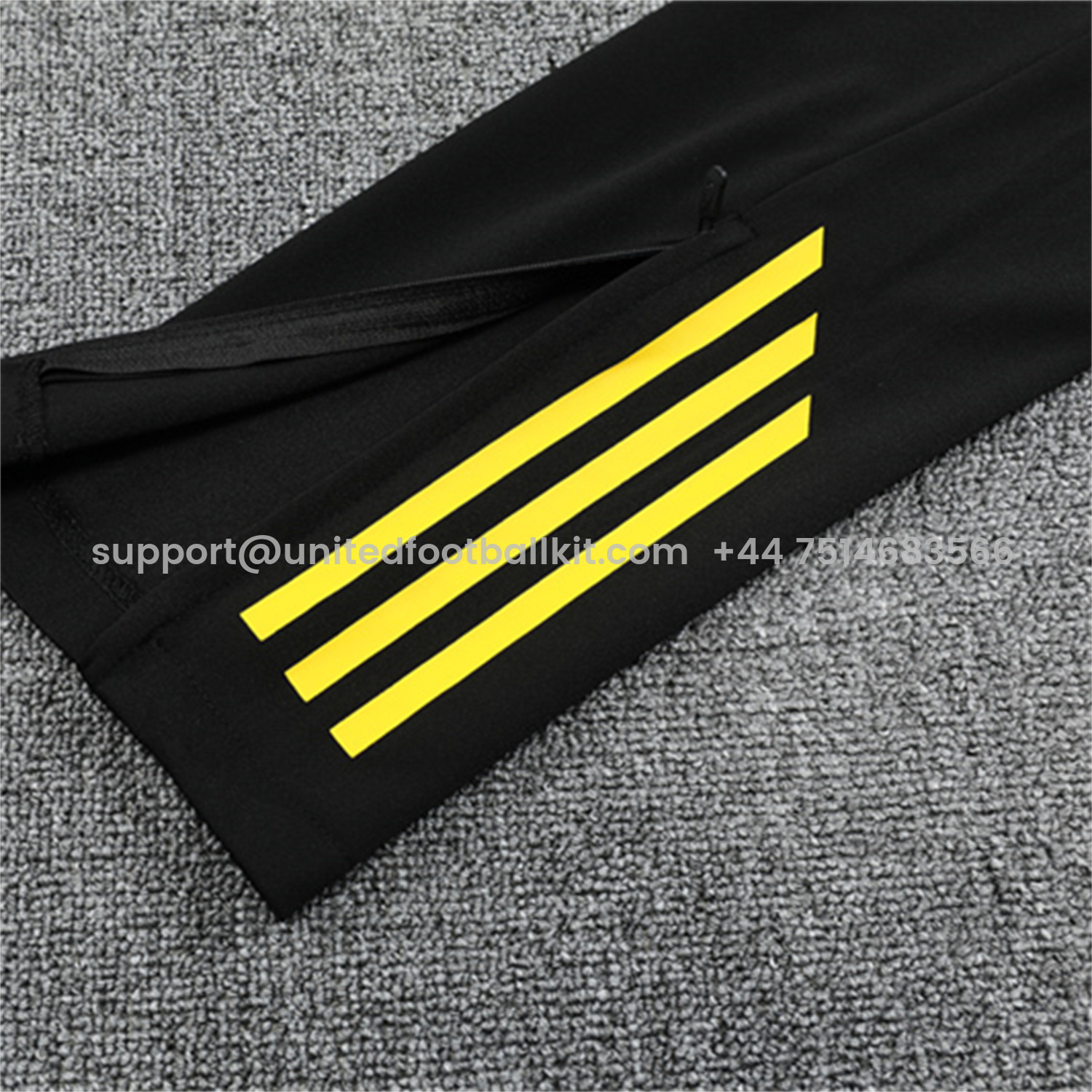 Unitedfootballkit.com | Manchester United 25-26 Kid Long Sleeves Training Set - Black Top & Black Pants -Customize Name, Number and Patch | Worldwide Shipping