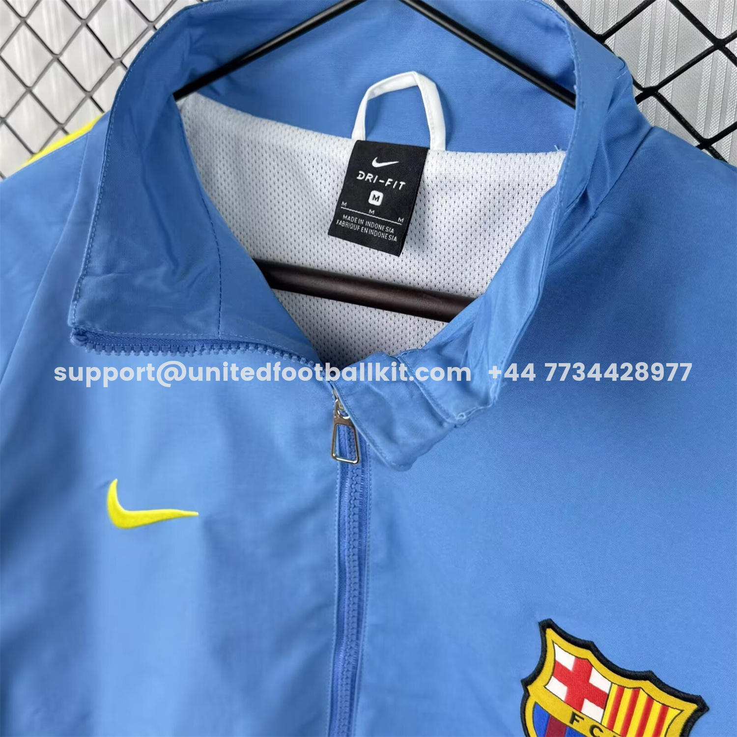 Unitedfootballkit.com | Retro Barcelona 2015-16 Windbreaker Jacket - Blue -Customize Name, Number and Patch | Worldwide Shipping