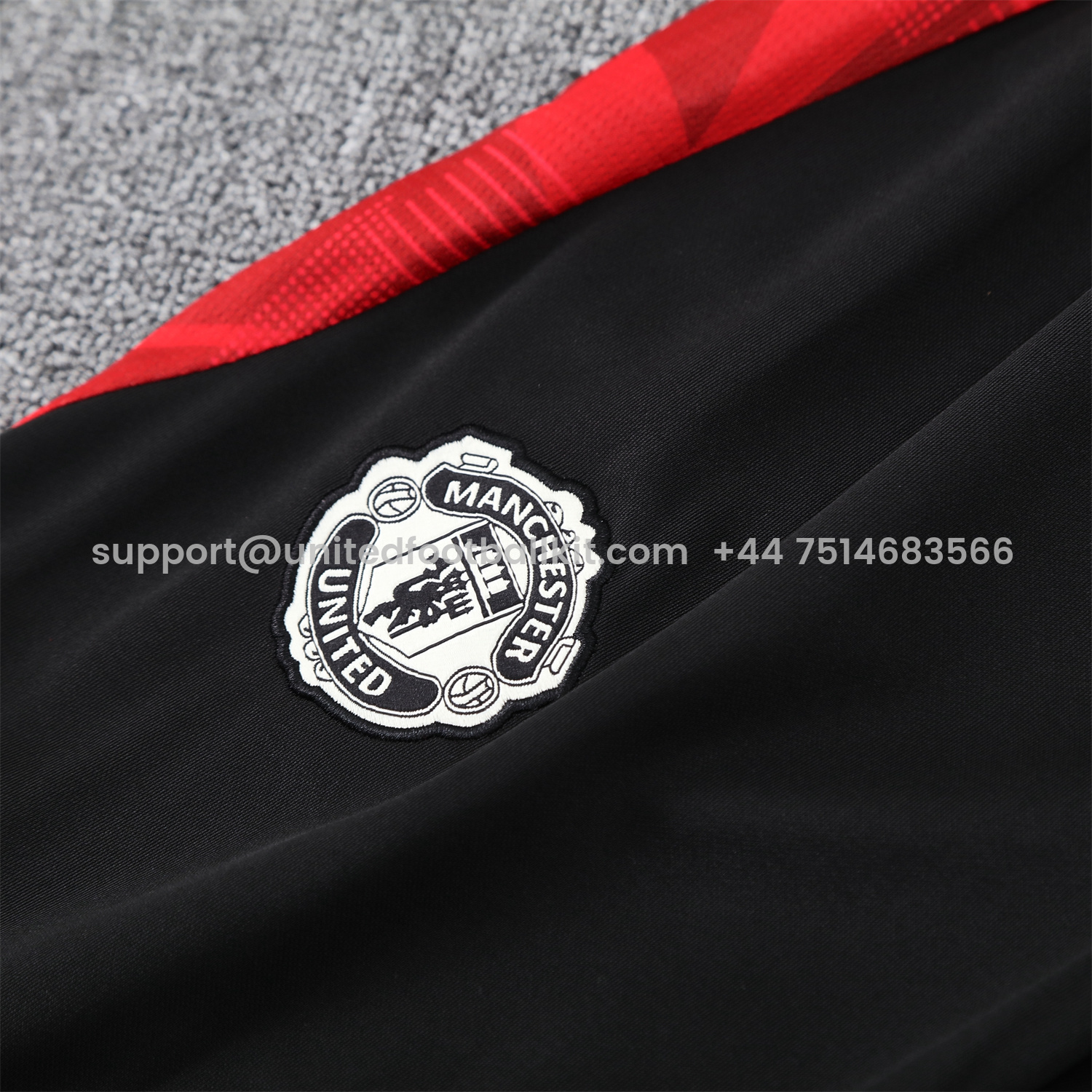 Unitedfootballkit.com | Manchester United 24-25 Pre-Match Traning Hoodie Set - Black Top and Pants -Customize Name, Number and Patch | Worldwide Shipping