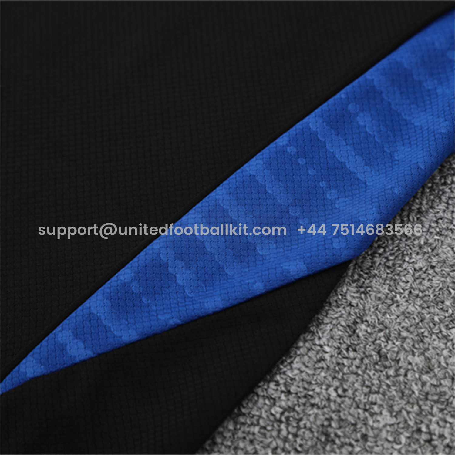 Unitedfootballkit.com | Manchester United 25-26 Kids Short-Sleeve Training Set - Black Top & Black shorts -Customize Name, Number and Patch | Worldwide Shipping