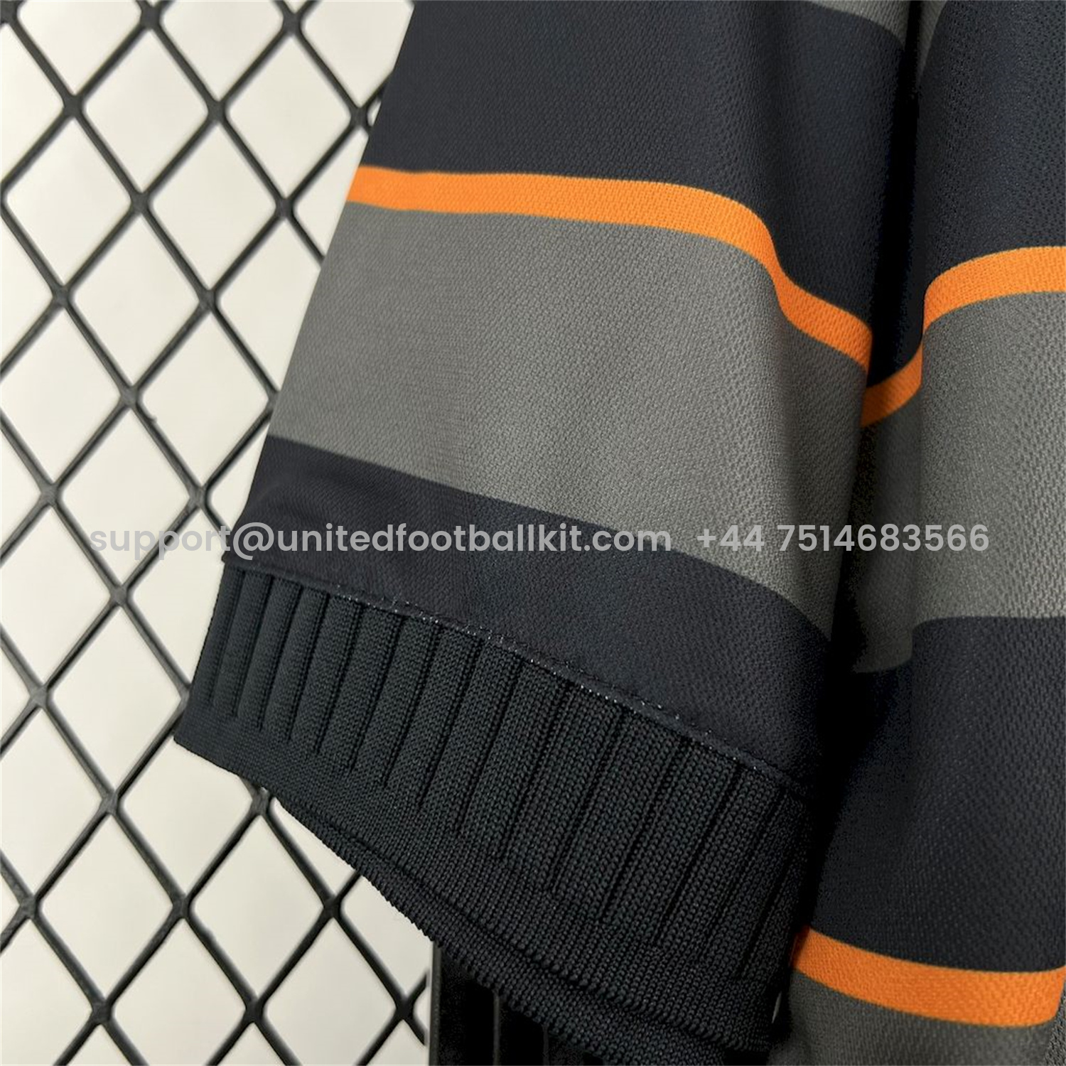 Unitedfootballkit.com | Retro Valencia 1999-00 Third Jersey -Customize Name, Number and Patch | Worldwide Shipping