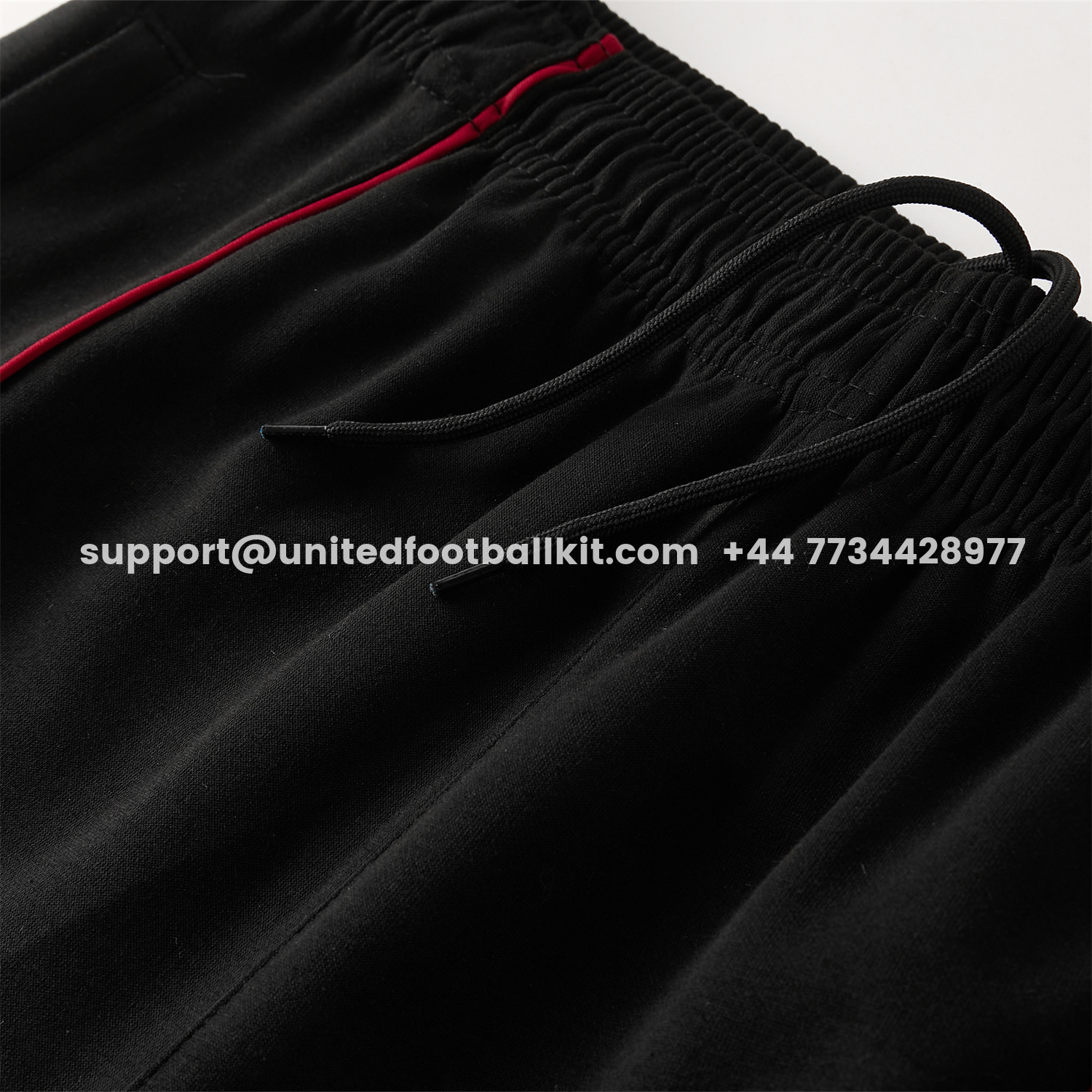 Unitedfootballkit.com | Liver.pool 25-26 Hooded Windbreaker Training Set - Black Top & Black Pants -Customize Name, Number and Patch | Worldwide Shipping