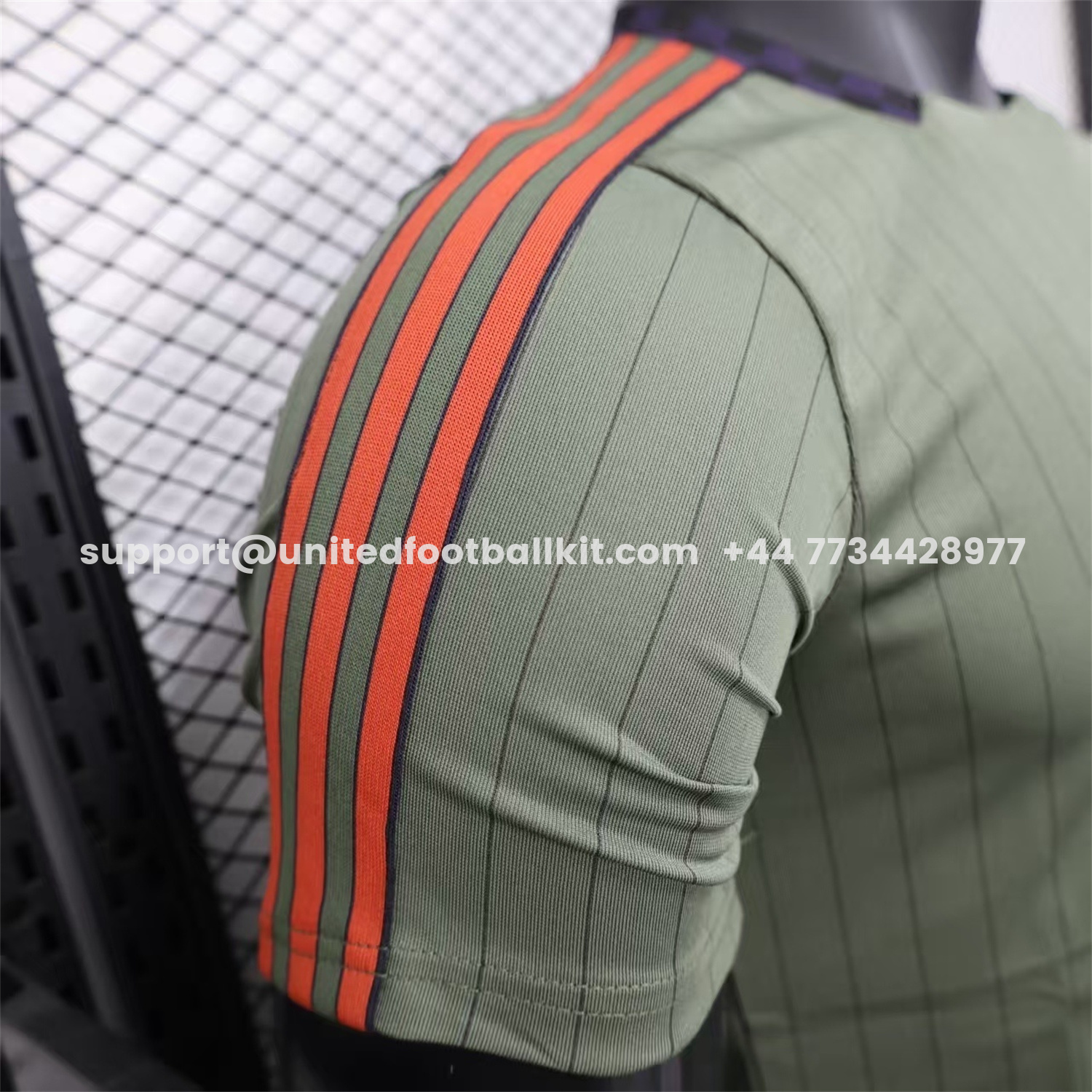 Unitedfootballkit.com | Bayern Munich 25-26 Trefoil Grey Green Travel Jersey - Player Version -Customize Name, Number and Patch | Worldwide Shipping