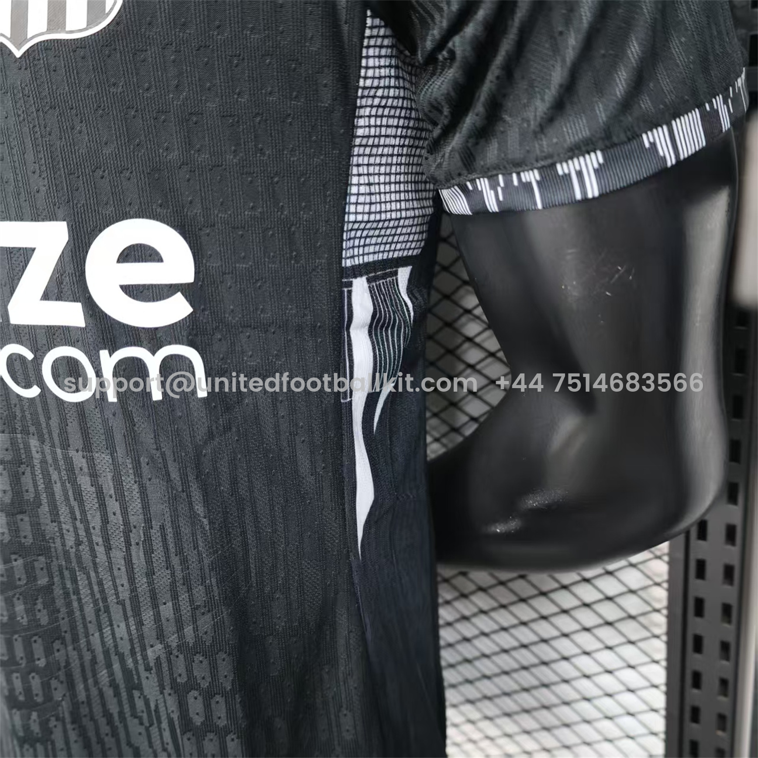 Unitedfootballkit.com | Santos 2025-26 Goalkeeper 2 Black Jersey With Sponsors - Player Version -Customize Name, Number and Patch | Worldwide Shipping