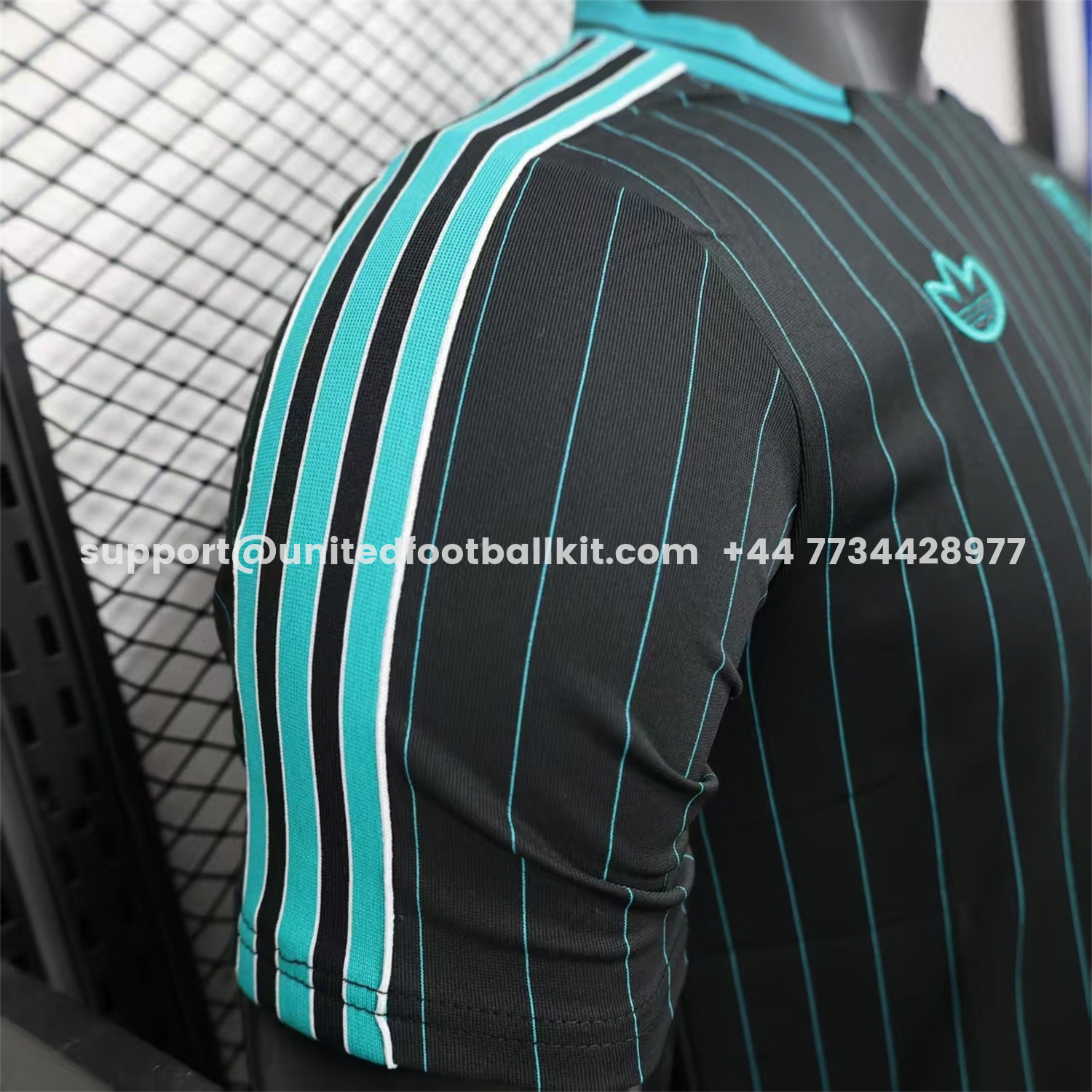 Unitedfootballkit.com | Liver.pool 25-26 Icon Range Travel Special Edition Black Jersey - Player Version -Customize Name, Number and Patch | Worldwide Shipping