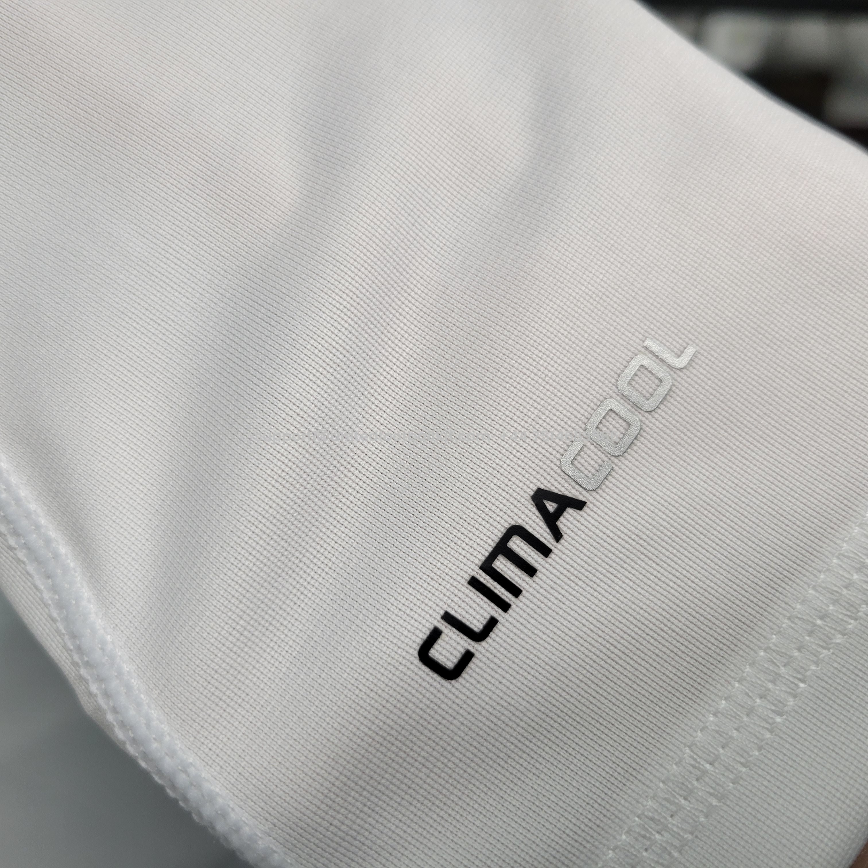 Unitedfootballkit.com | Retro Real Madrid 10-11 Home Stadium Long Sleeve Jersey -Customize Name, Number and Patch | Worldwide Shipping