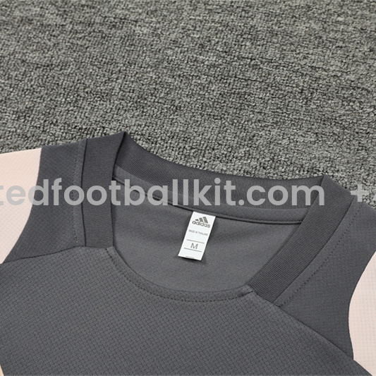 Unitedfootballkit.com | Real Madrid 24-25 Short-Sleeve Training Set - Deep Grey -Customize Name, Number and Patch | Worldwide Shipping