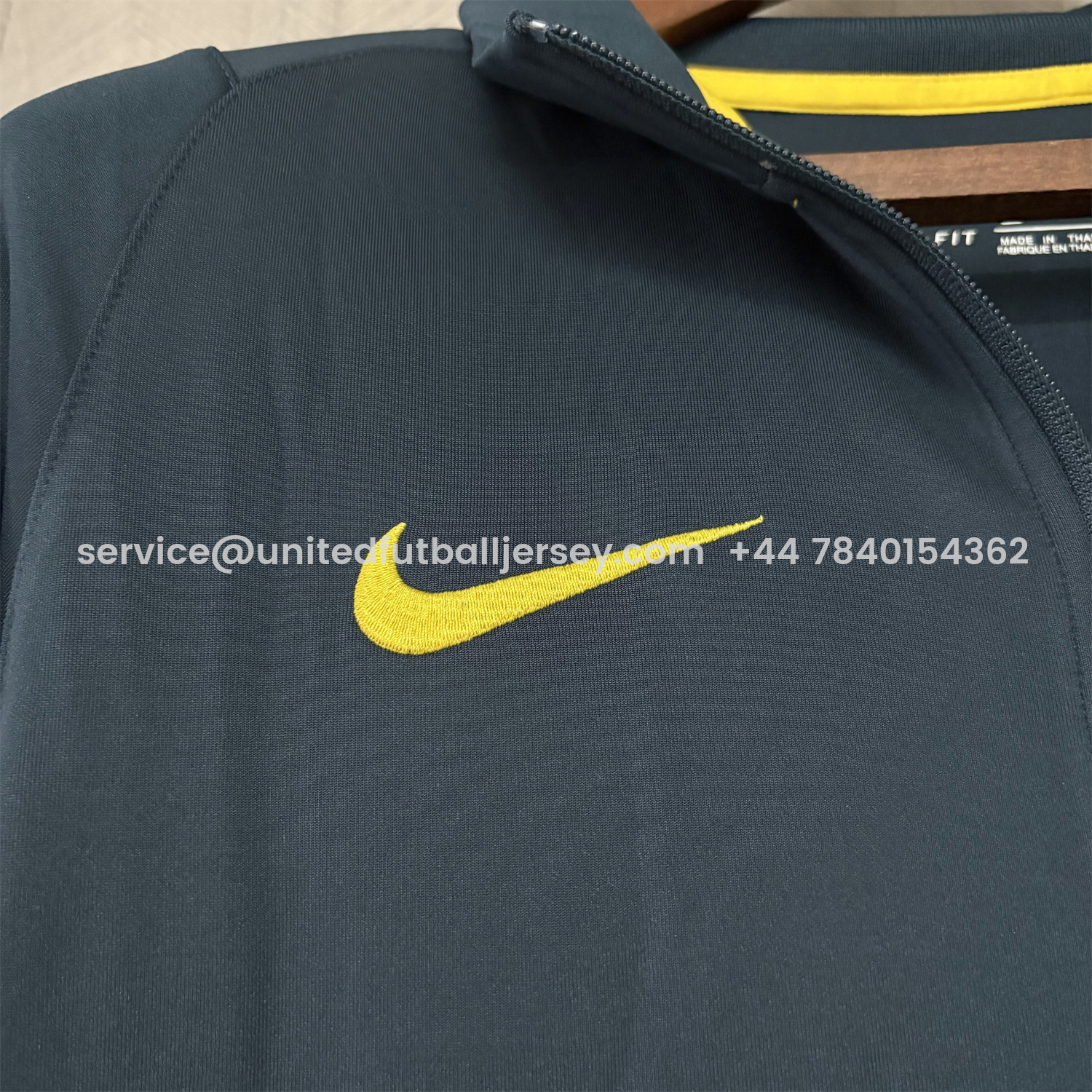 foot-Retro Brazil 2022 Pre-Match Dark Blue Unsponsored Windbreaker