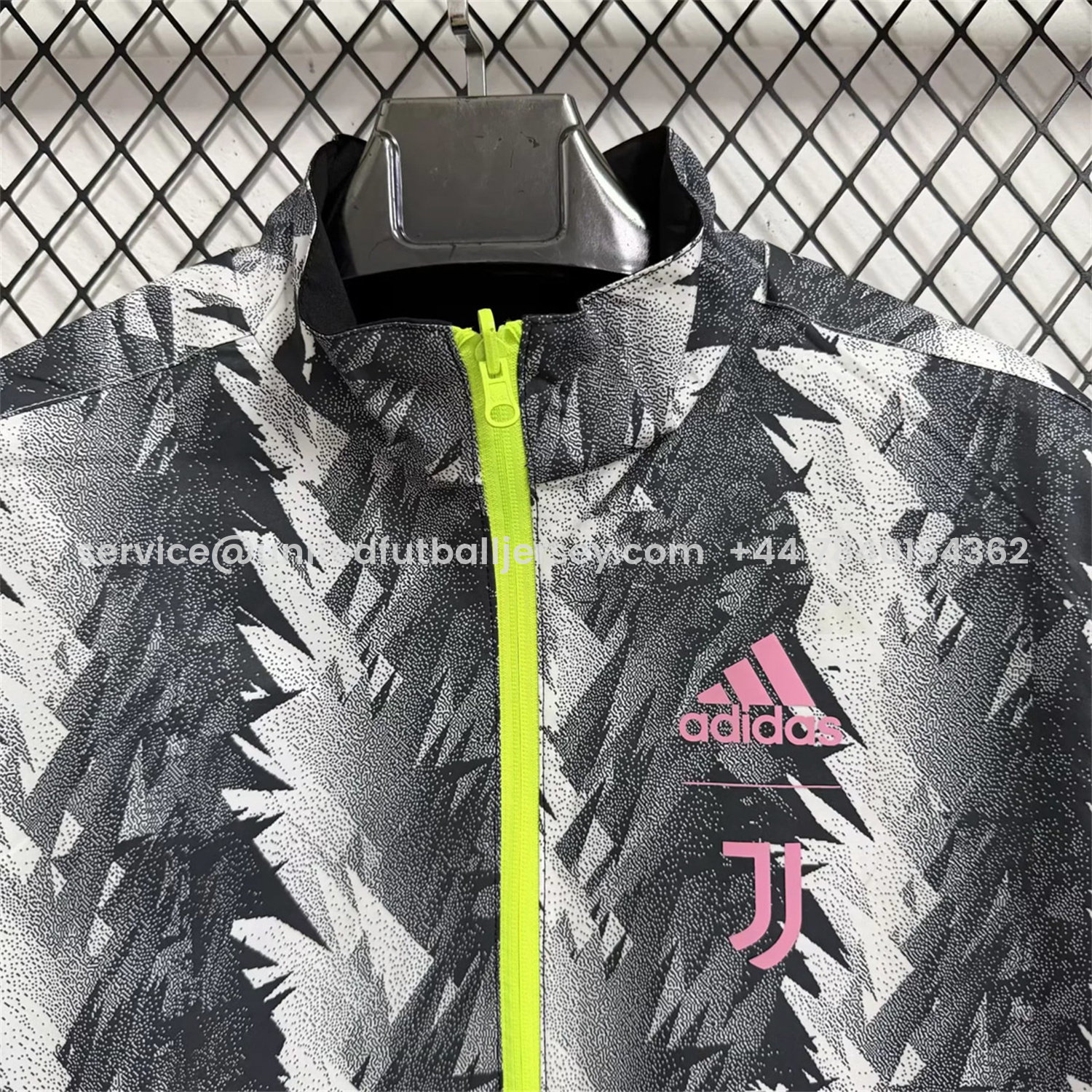 foot-Juventus 25-26 Double Sided Reversible Windbreaker - Black & Grey