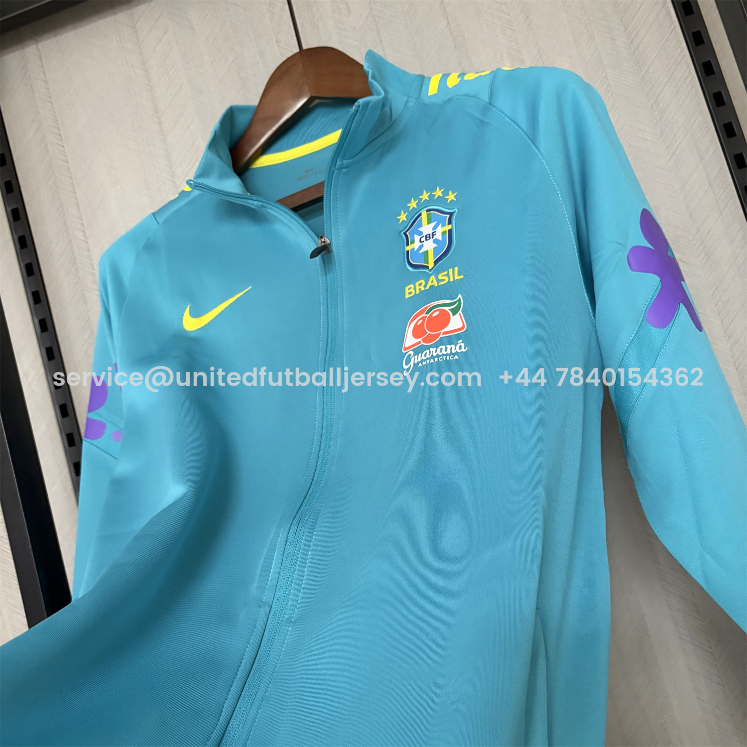 foot-Retro Brazil 2022 Pre-Match Cyan Unsponsored Windbreaker