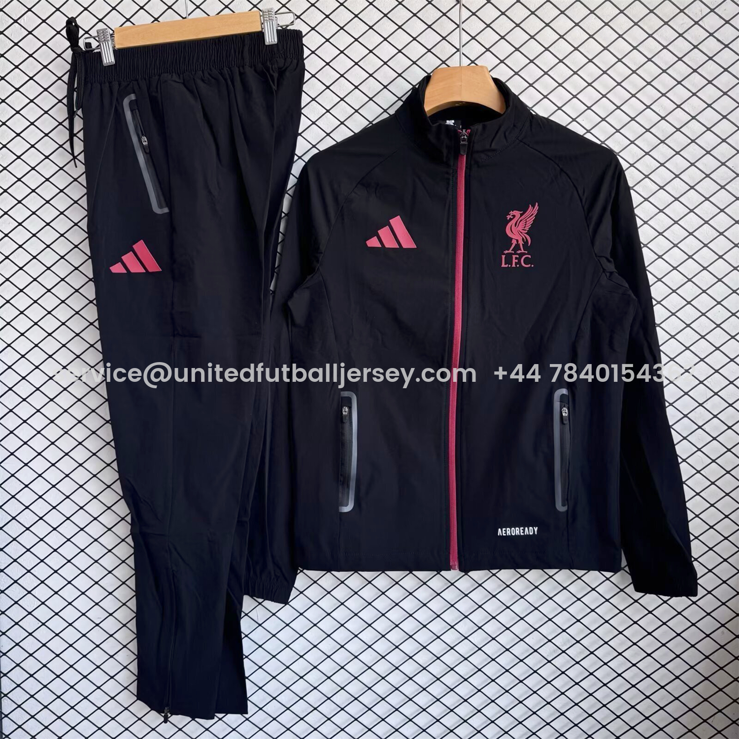 foot-Liver.pool 25-26 Red Logo Windbreaker Training Set - Black Top and Pants