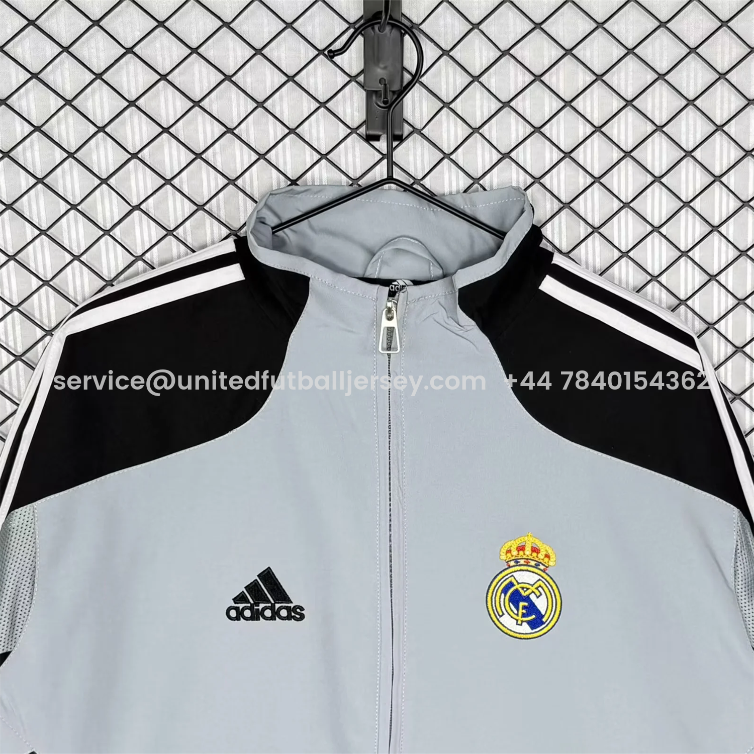 foot-Retro Real Madrid 2004-05 Home Windbreaker Jacket - Grey