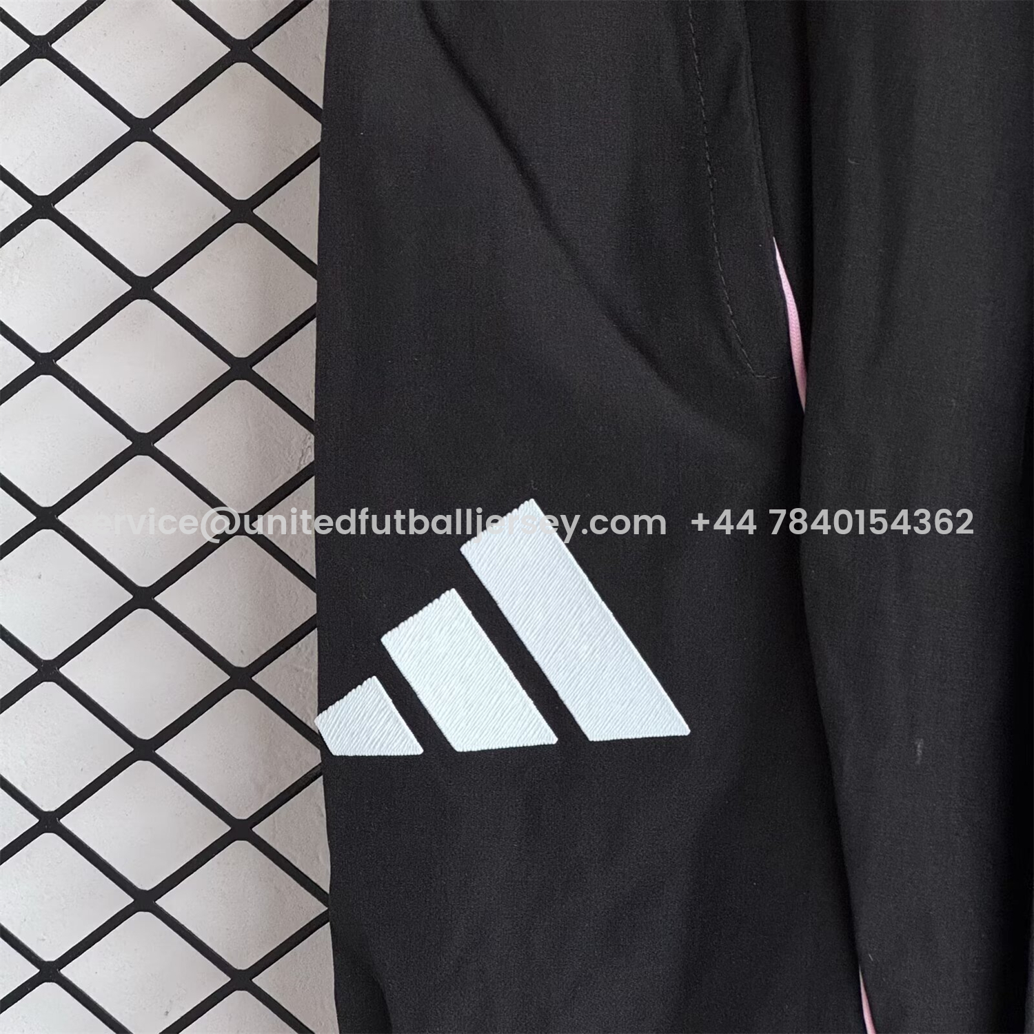 foot-Juventus 25-26 Yellow Lines Windbreaker Training Set - Black Top and Pants