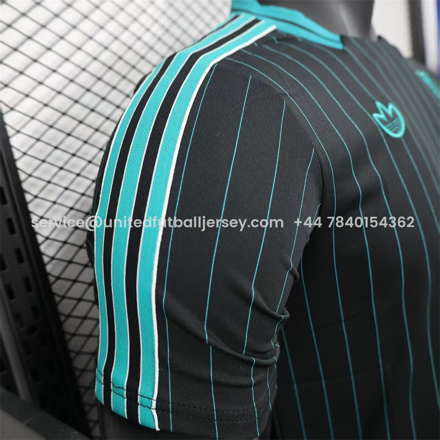 foot-Liver.pool 25-26 Icon Range Travel Special Edition Black Jersey - Player Version