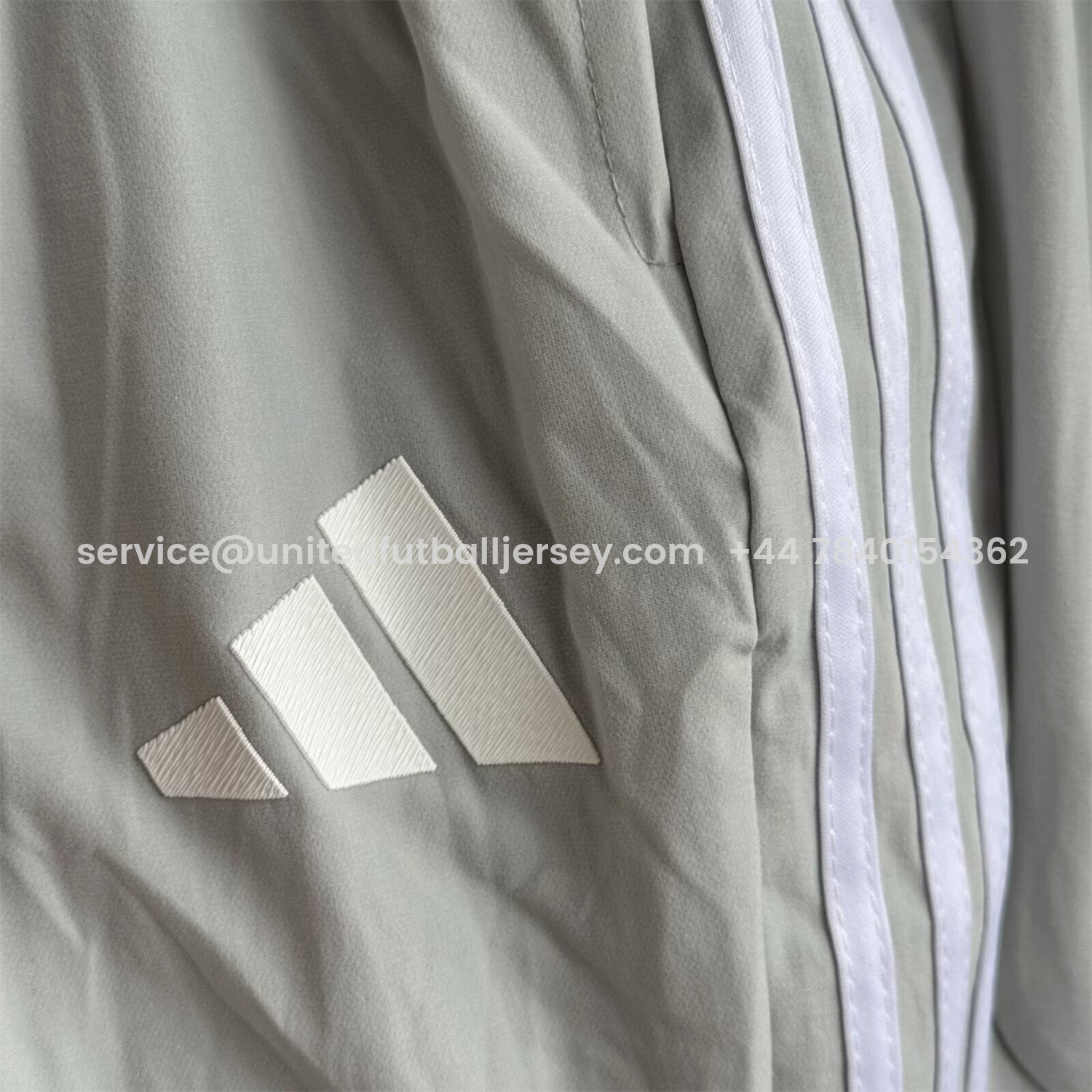 foot-Bayern Munich 25-26 Red Lines Windbreaker Training Set - White Top and Pants