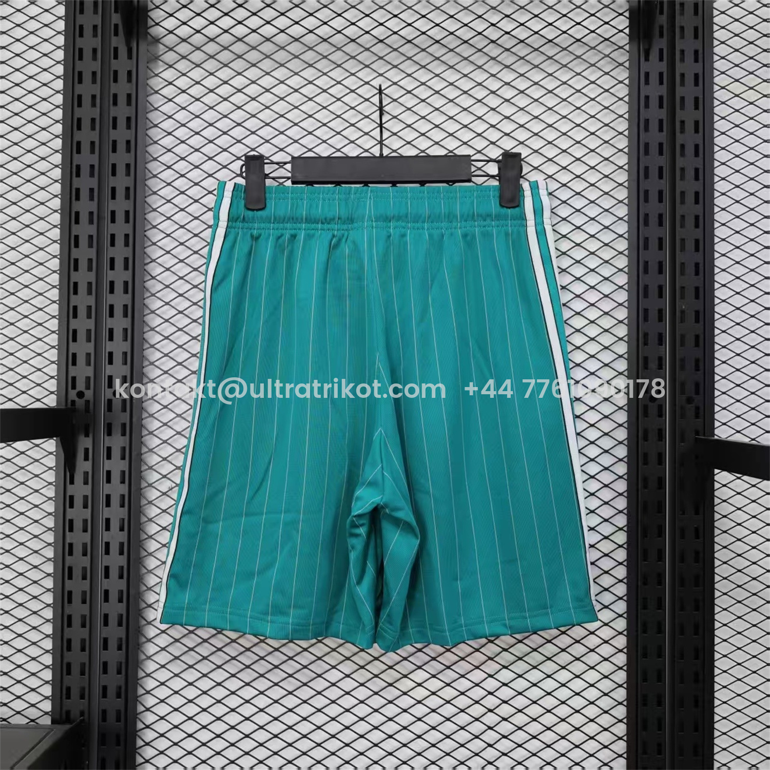UltraTrikot-Liver.pool 25-26 Trefoil Cyan Travel Shorts - Player Version