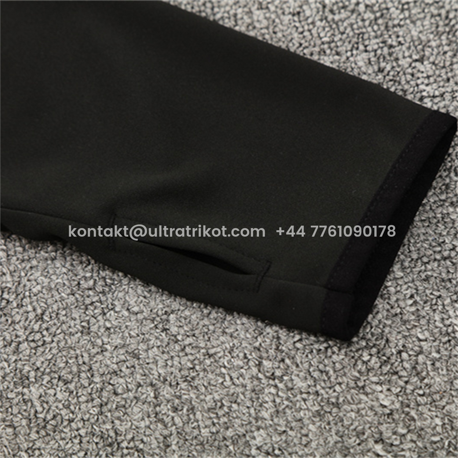 UltraTrikot-Liver.pool 25-26 Long Sleeve Training Set - Green Top & Black Pants