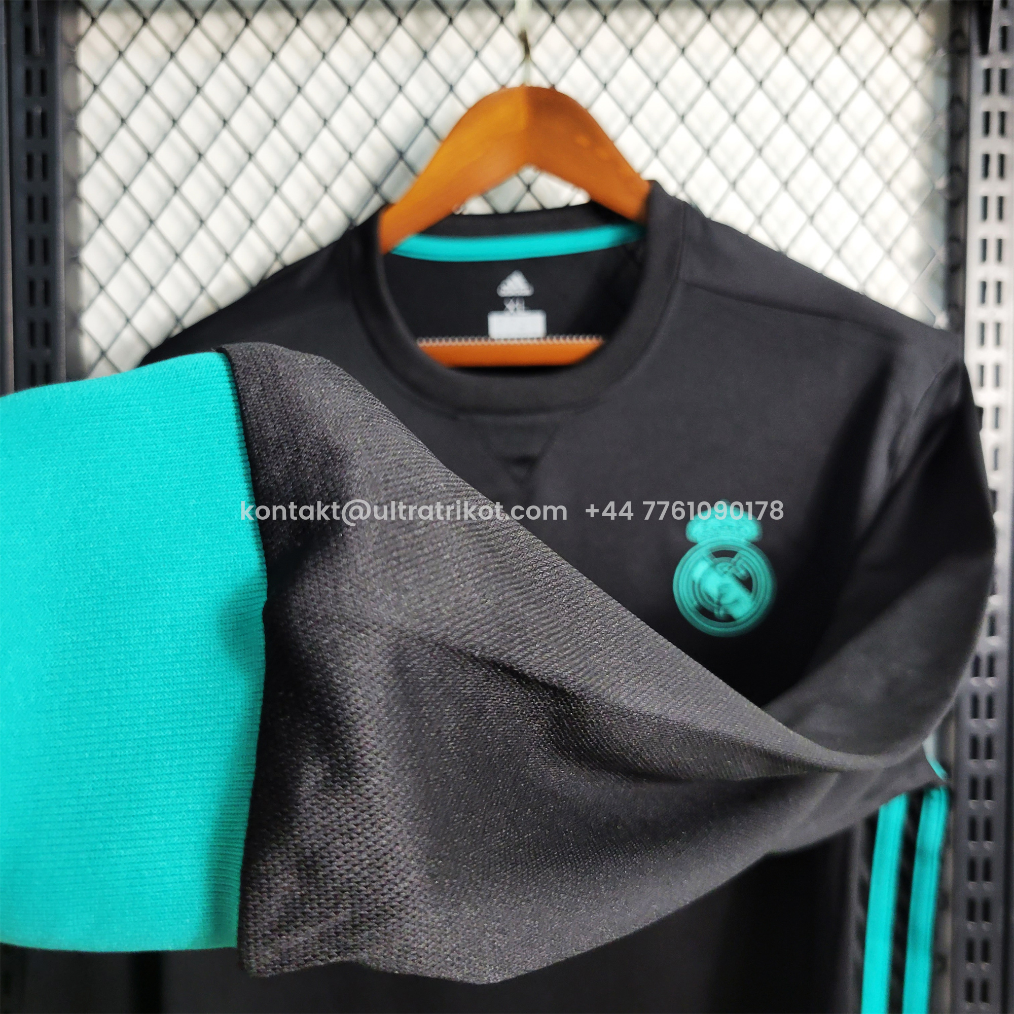 UltraTrikot-Retro Real Madrid 17-18 Away Stadium Long Sleeve Jersey