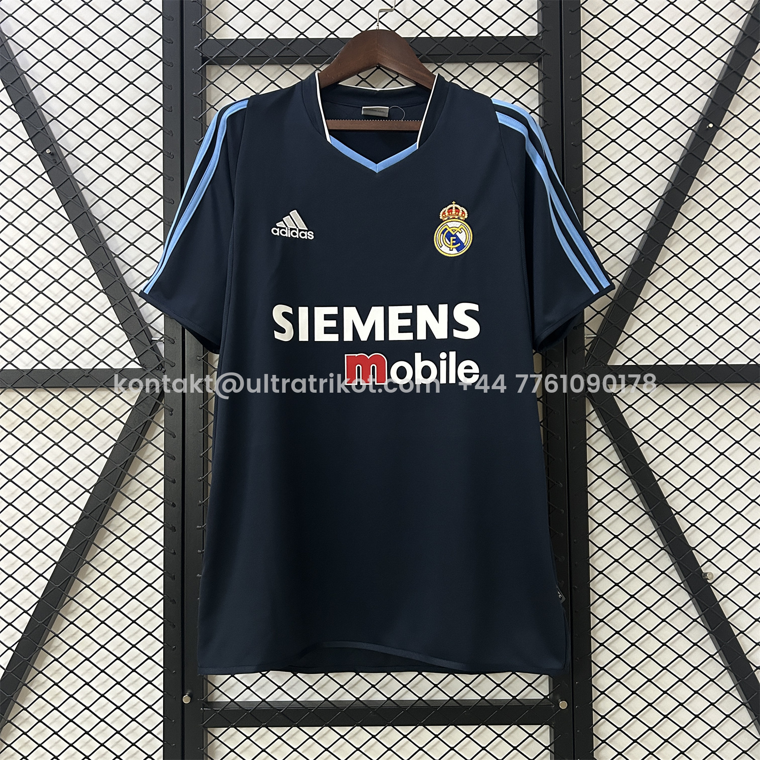 UltraTrikot-Retro Real Madrid 2003-04 Away Jersey