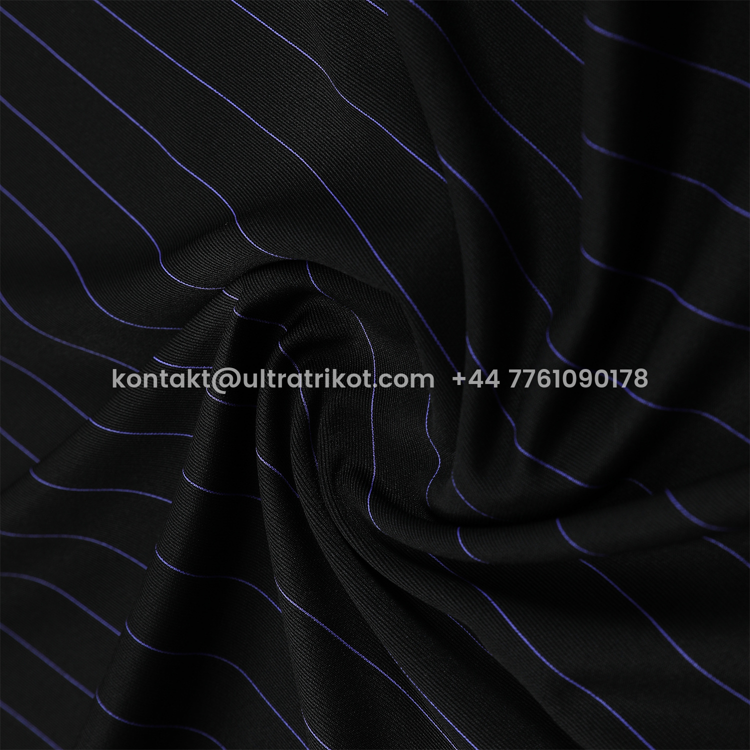 UltraTrikot-Manchester United 25-26 Short-Sleeve Training Set - Black Top & Black Shorts