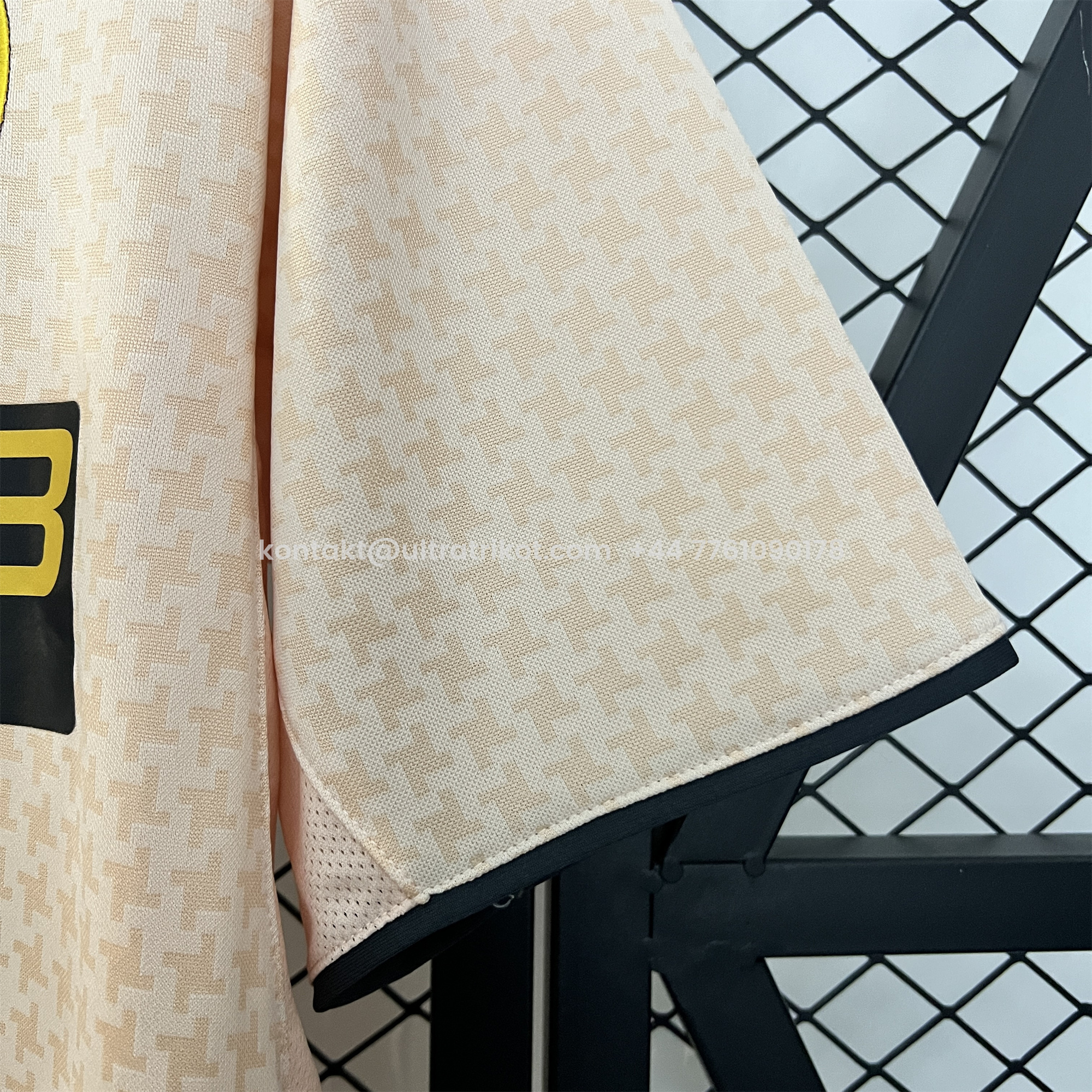 UltraTrikot-Retro Juventus 2003-04 Away Jersey