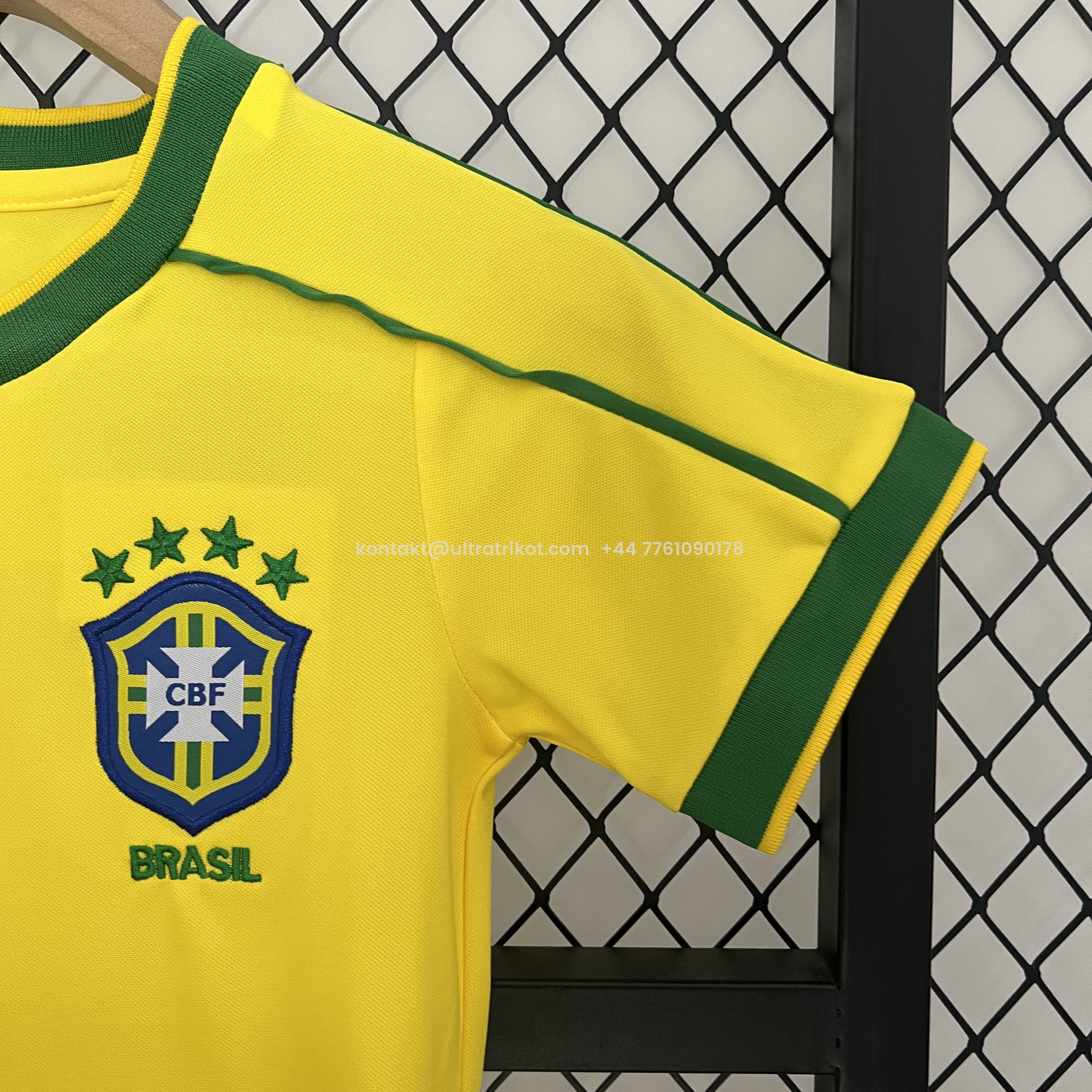 UltraTrikot-Retro Brazil 1998 Home Stadium Kids Kit