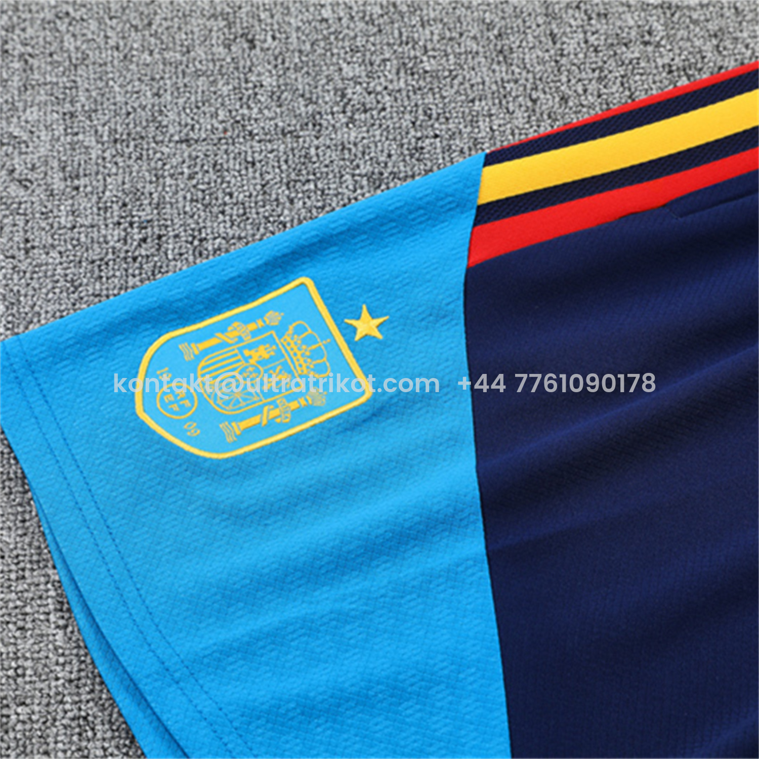 UltraTrikot-Spain 2026 Short-Sleeve Training Set - Royal Blue Top & Shorts