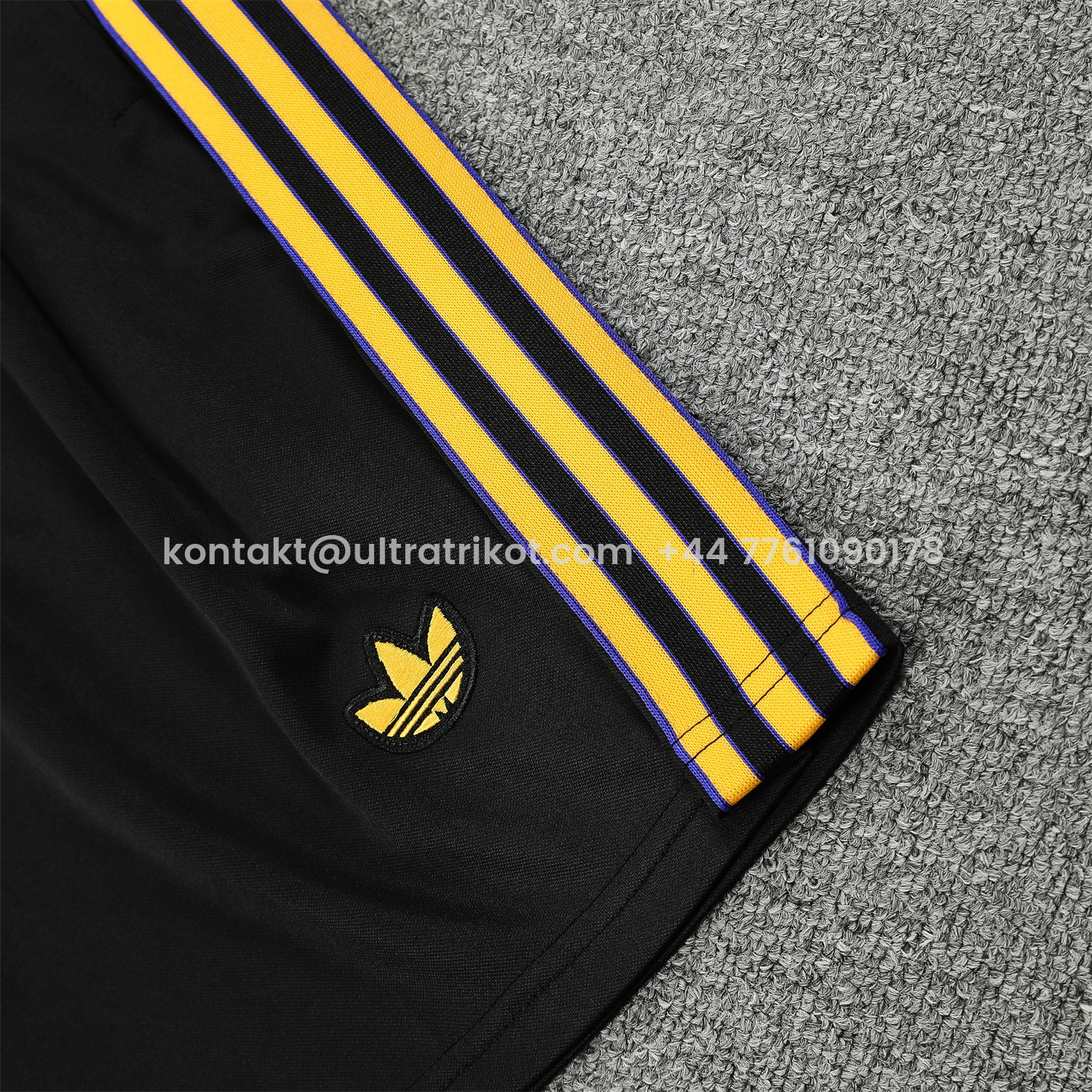 UltraTrikot-Manchester United 25-26 Short-Sleeve Training Set - Black Top & Black Shorts