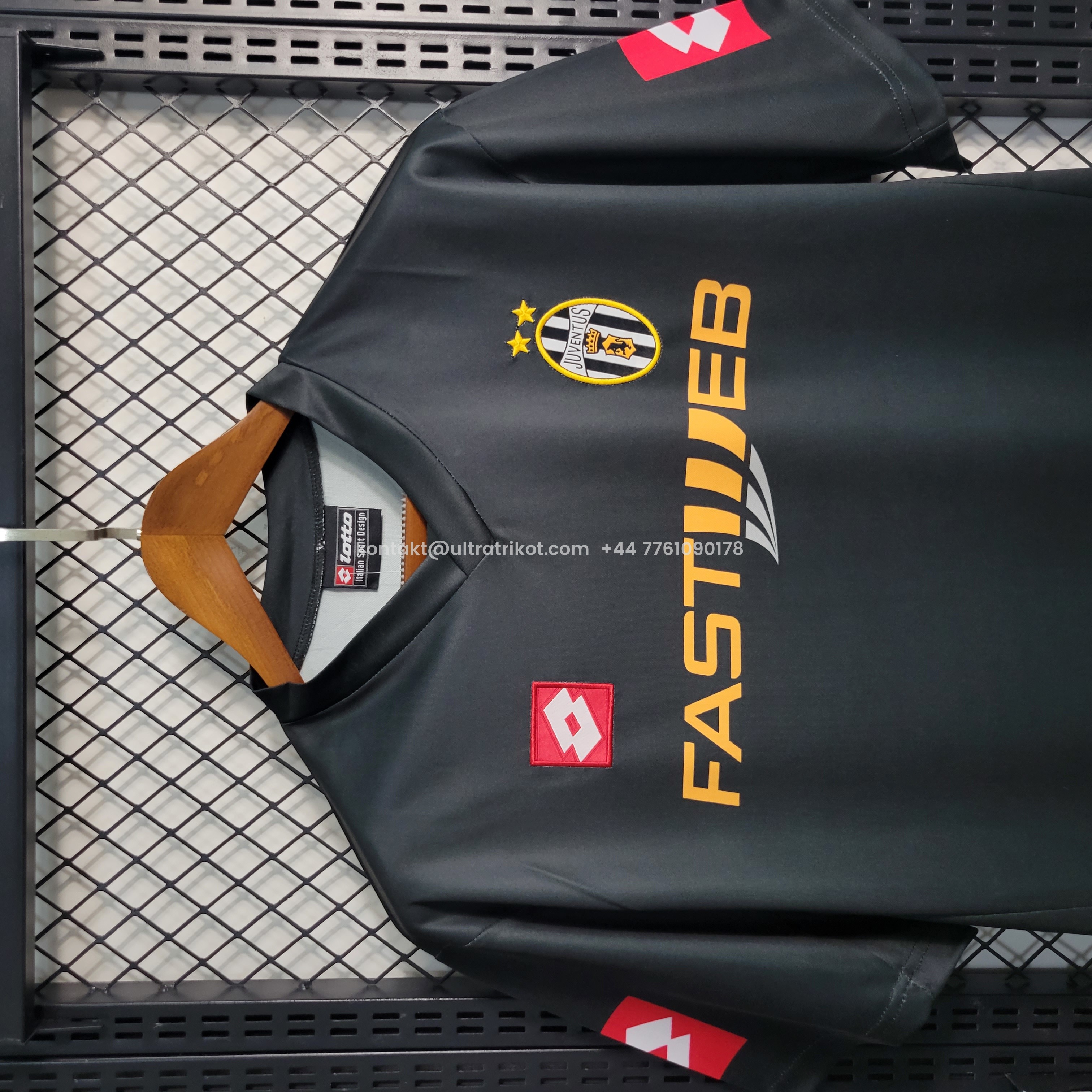 UltraTrikot-Retro Juventus 2001-02 Away Stadium Jersey