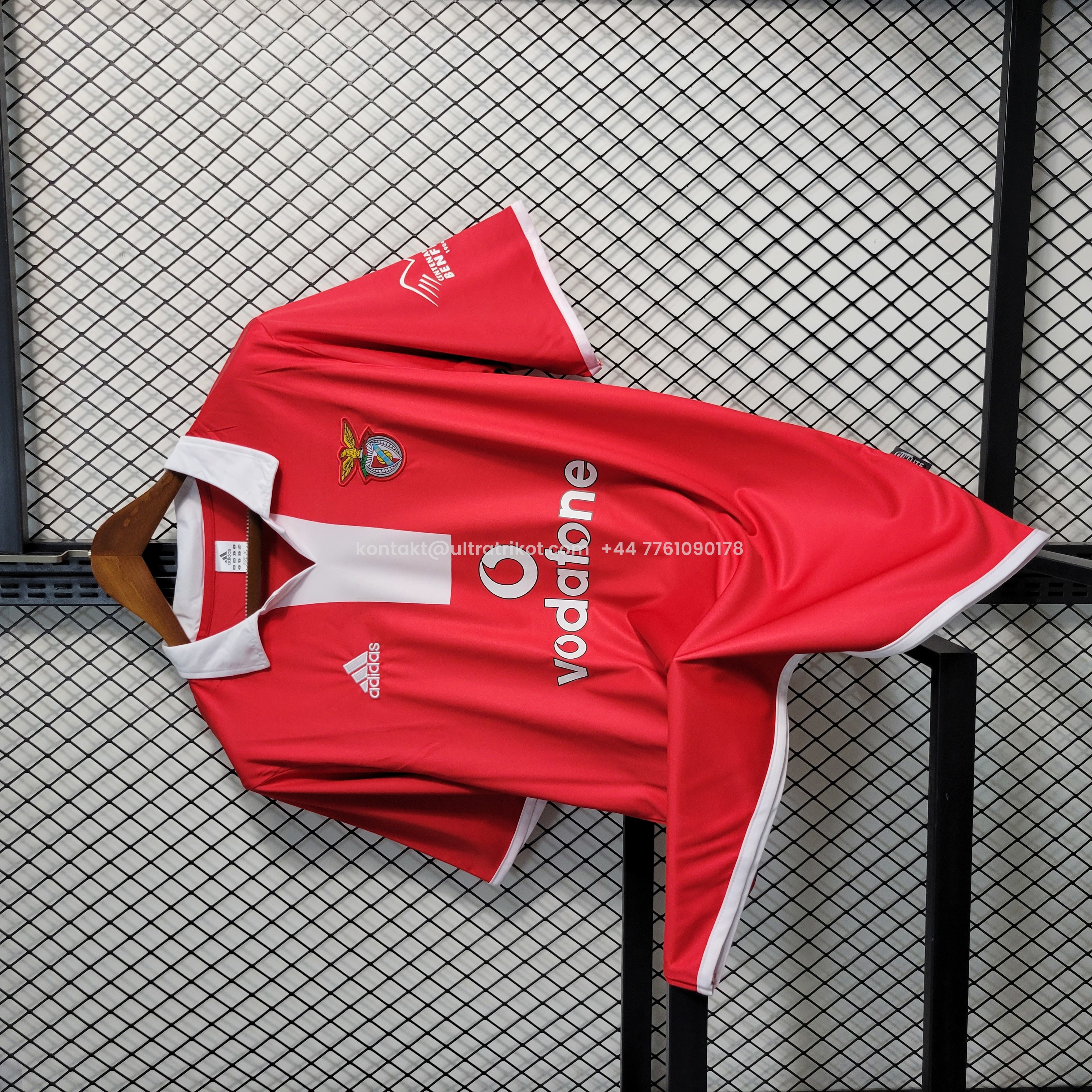 UltraTrikot-Retro Benfica 2004-05 Home Stadium Jersey