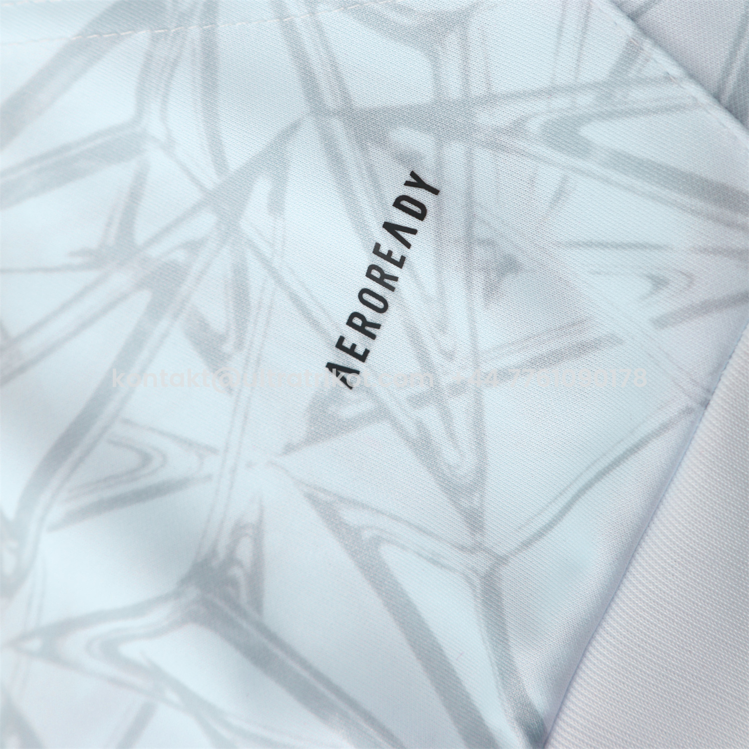 UltraTrikot-Real Madrid 25-26 Traning Hoodie Set - Triangular Spots White Hoodie With Black Pants