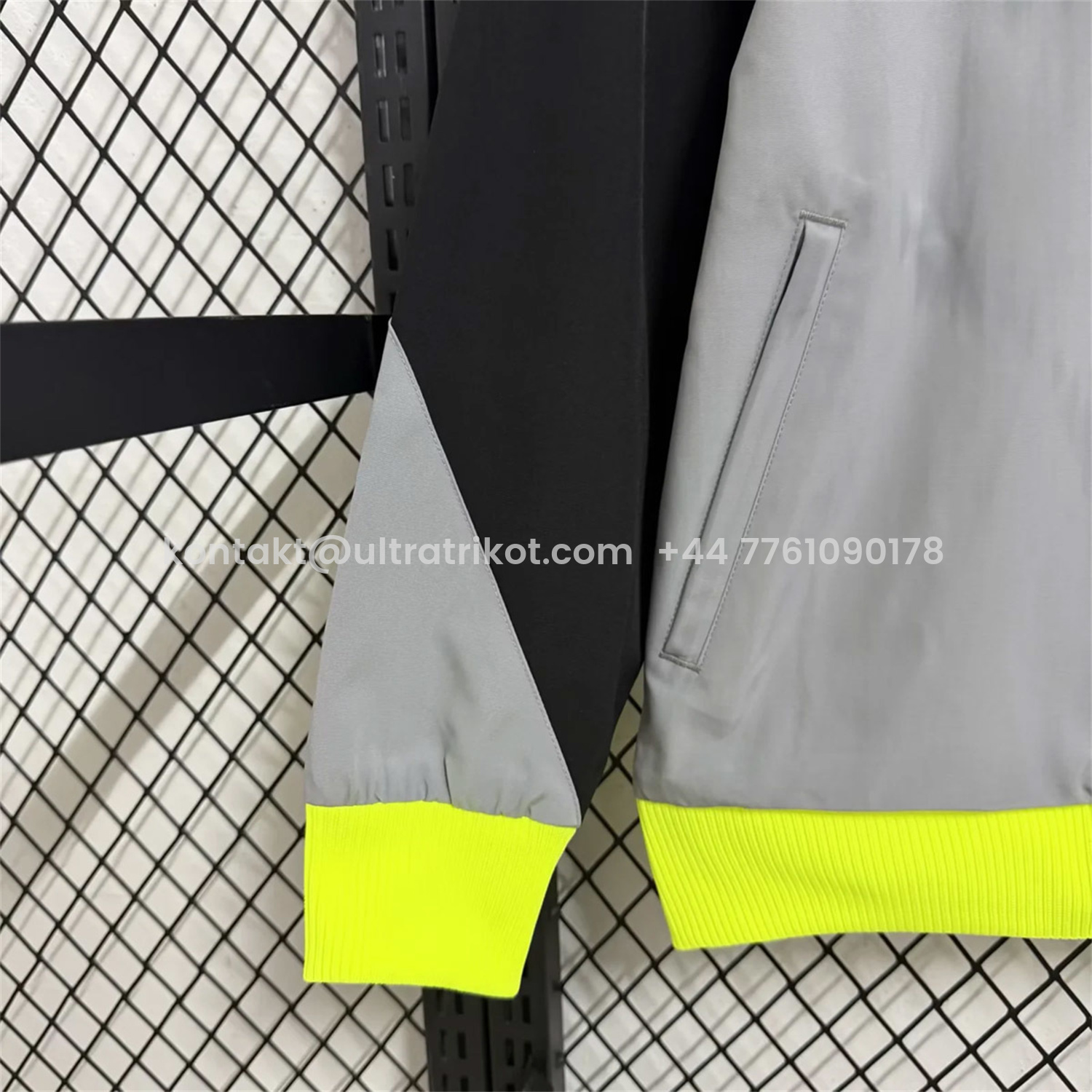 UltraTrikot-Sporting CP 25-26 Windbreaker Jacket - Grey