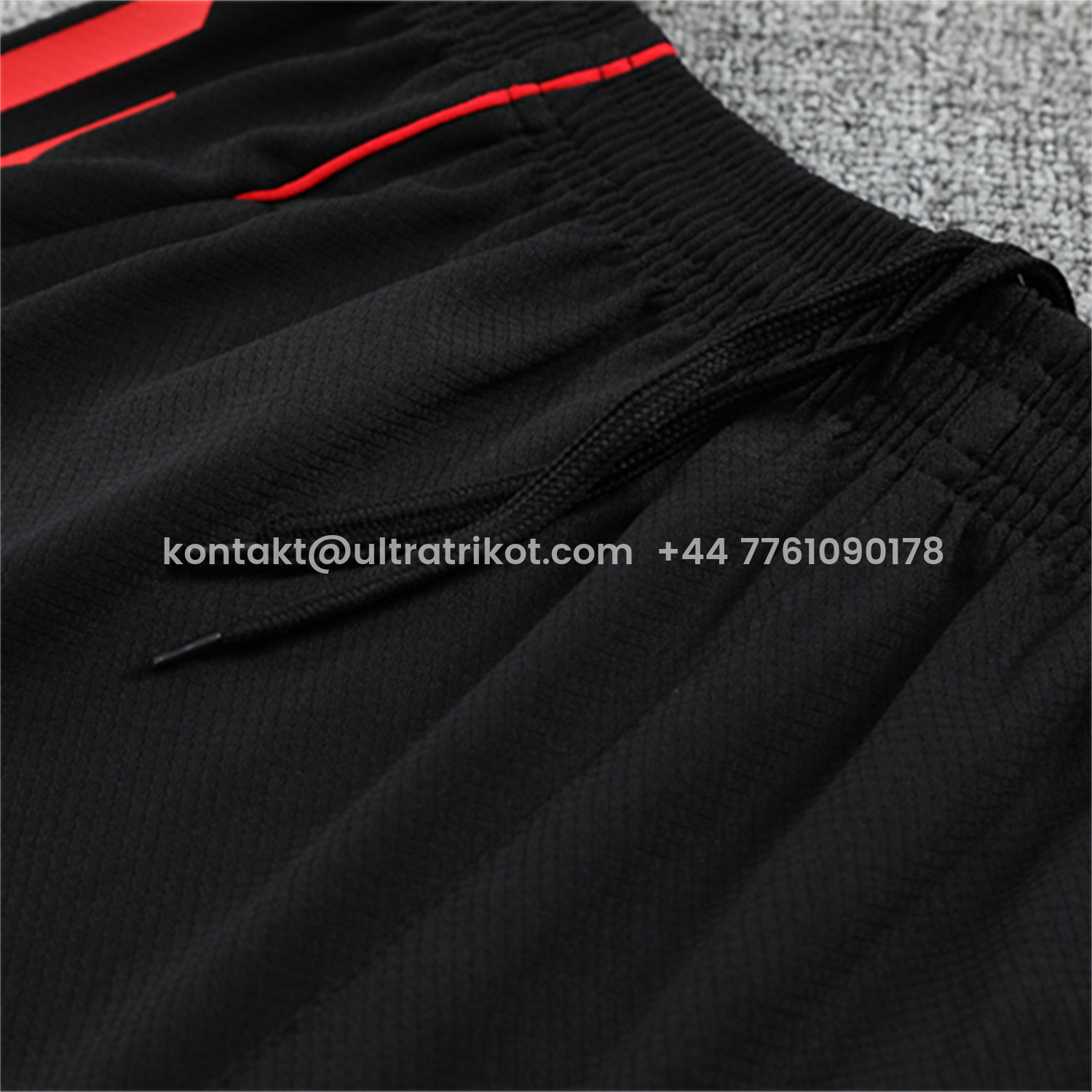 UltraTrikot-Liver.pool 25-26 Short-Sleeve Training Set Off White Top & Black Shorts