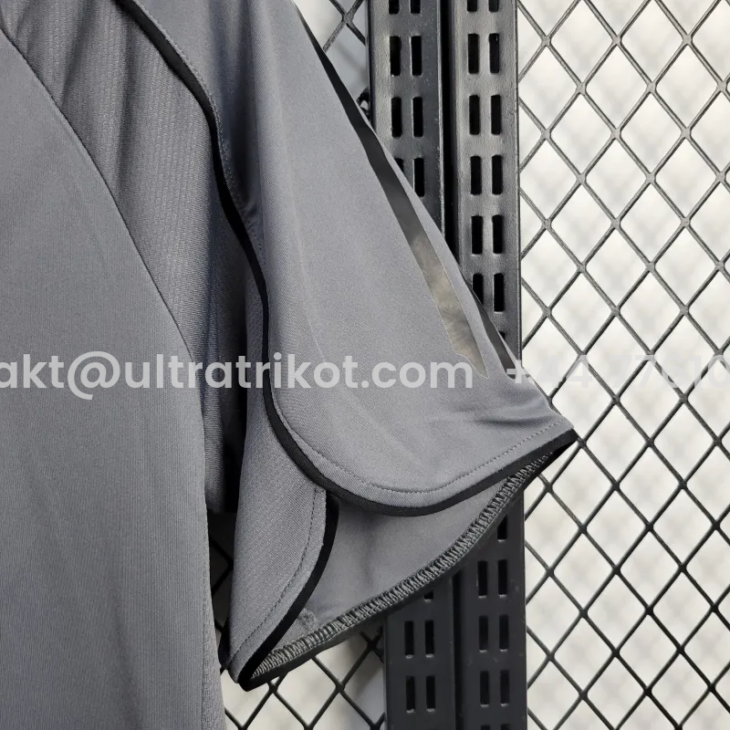 UltraTrikot-Retro Real Madrid 05-06 Third Jersey